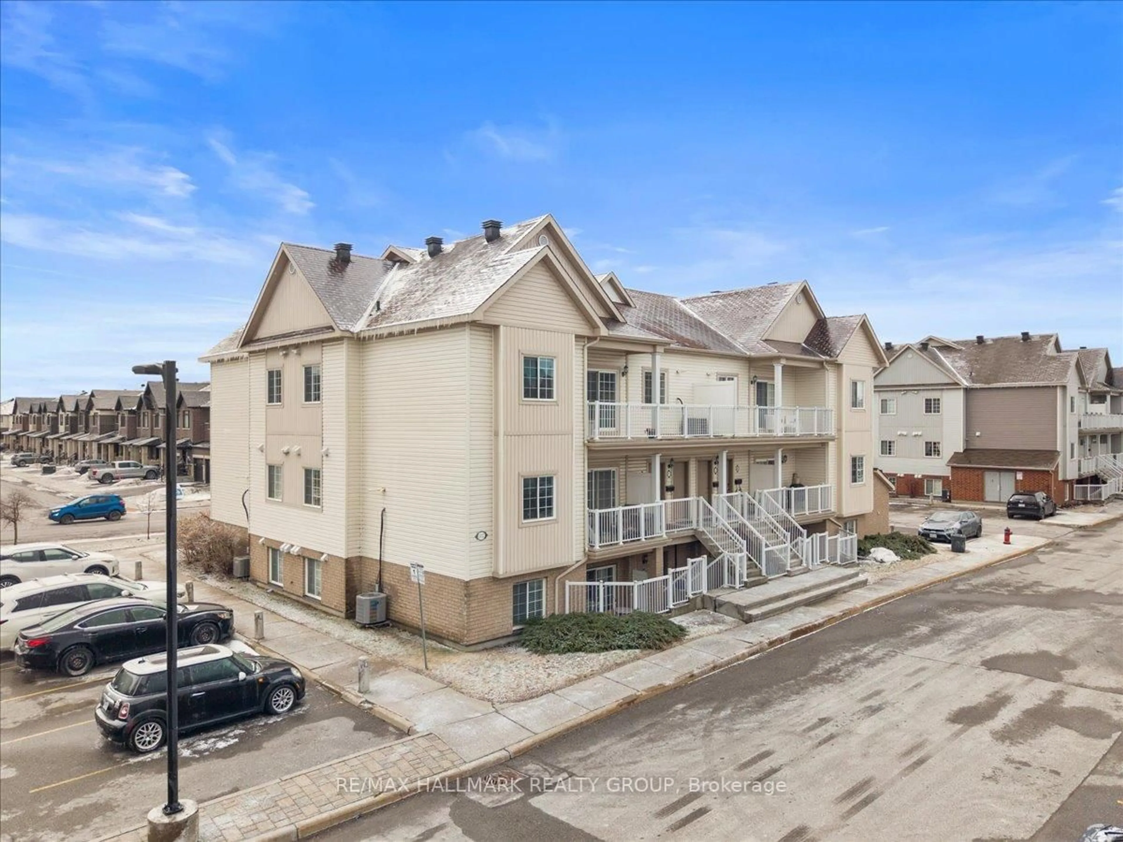 A pic from outside/outdoor area/front of a property/back of a property/a pic from drone, unknown for 102 Artesa Private #I, Ottawa Ontario K2S 0J8