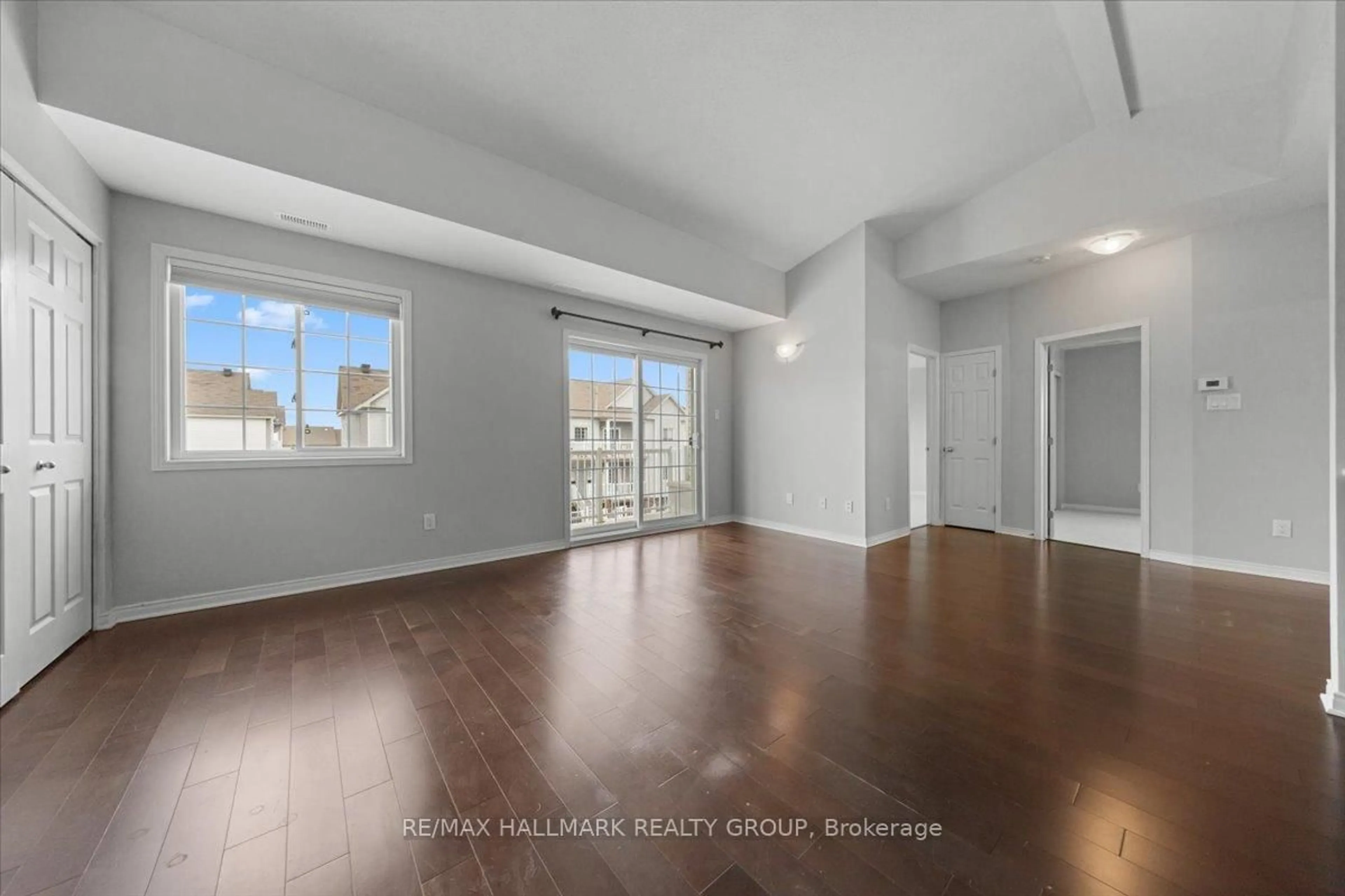 A pic of a room for 102 Artesa Private #I, Ottawa Ontario K2S 0J8