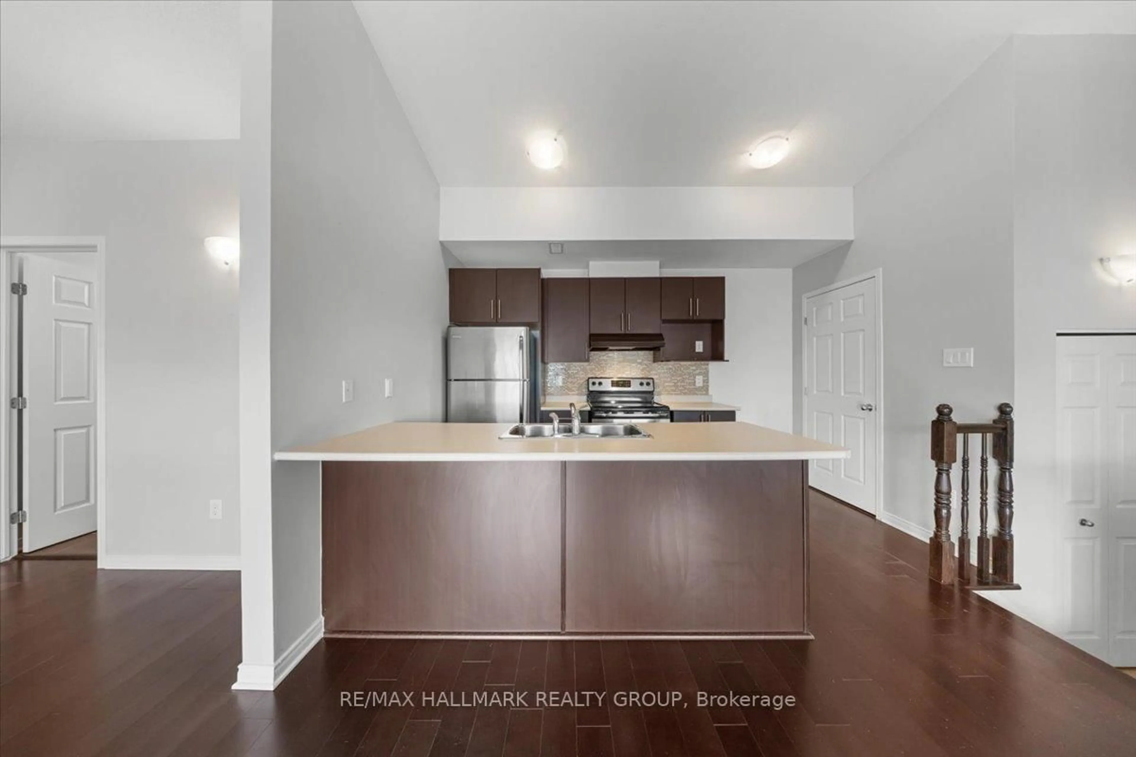 Unknown for 102 Artesa Private #I, Ottawa Ontario K2S 0J8