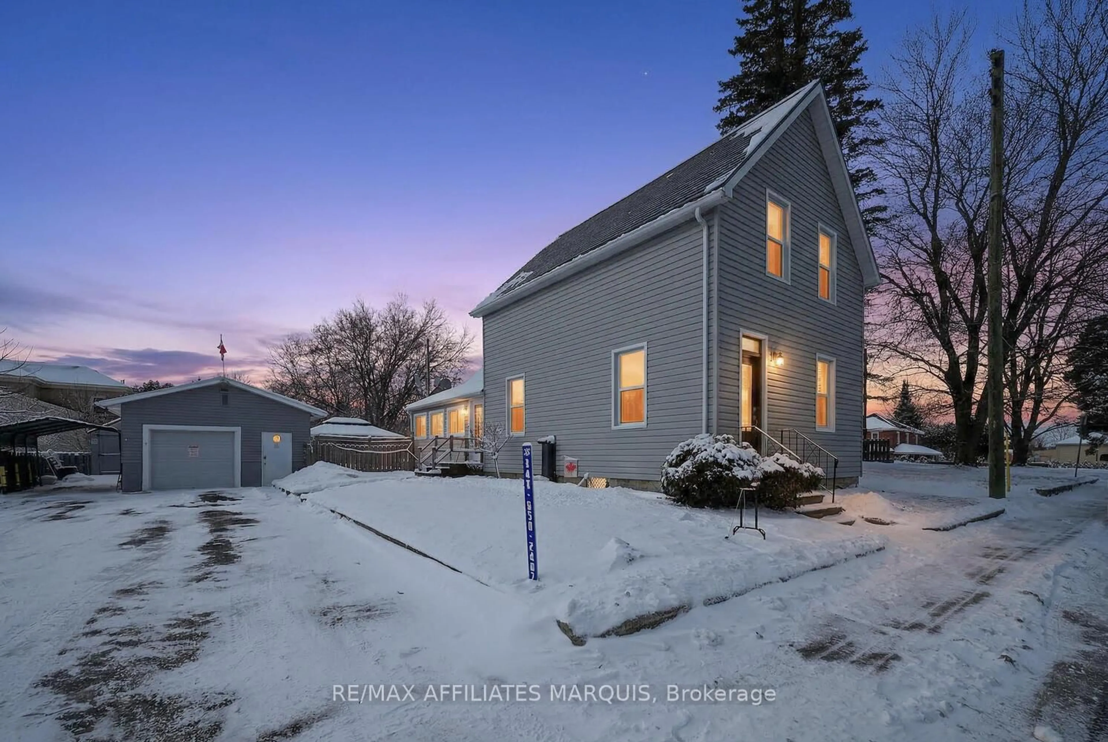 A pic from outside/outdoor area/front of a property/back of a property/a pic from drone, street for 23 Alfred St, Smiths Falls Ontario K7A 4H7