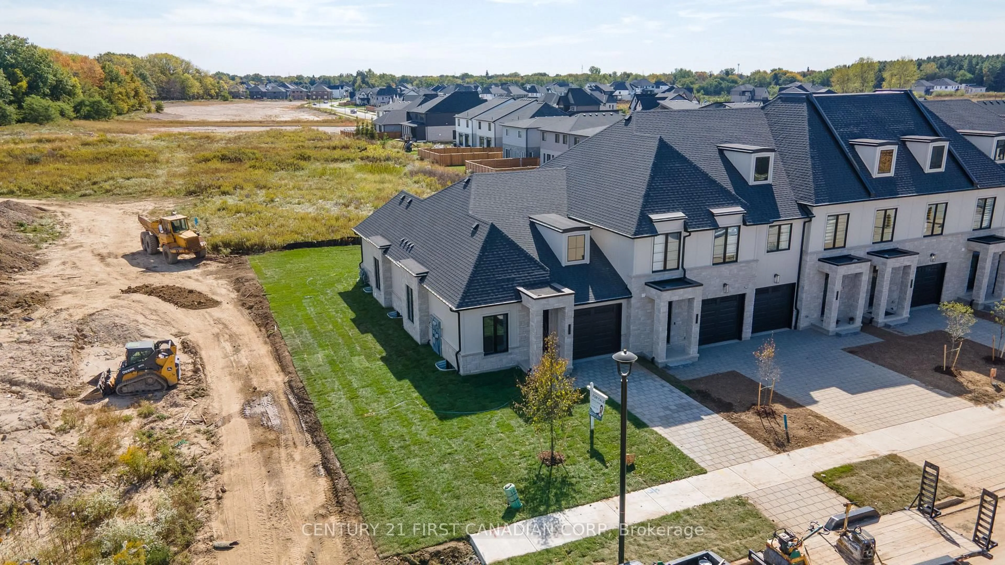 A pic from outside/outdoor area/front of a property/back of a property/a pic from drone, street for 6673 Hayward Dr, London South Ontario N6P 0H7