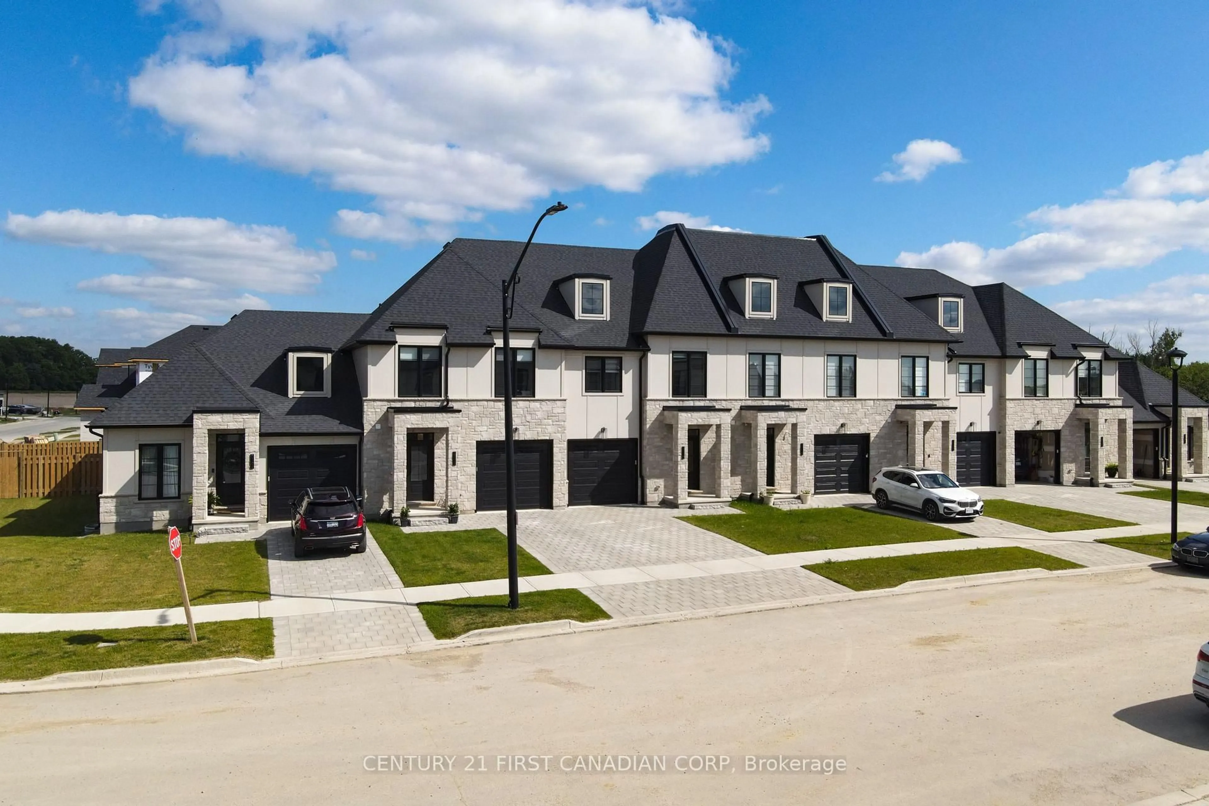 A pic from outside/outdoor area/front of a property/back of a property/a pic from drone, street for 6674 Hayward Dr, London South Ontario N6P 0H7