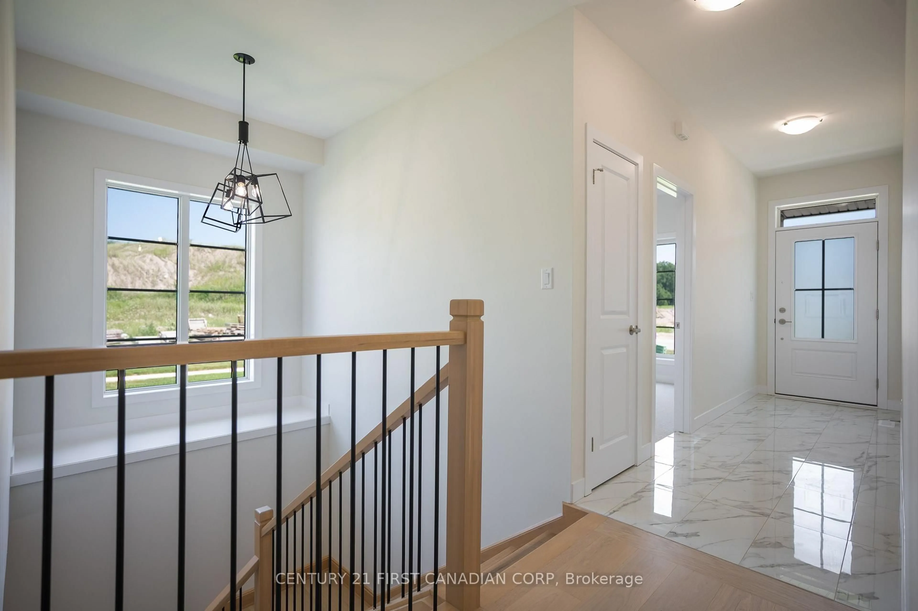 Indoor entryway for 6674 Hayward Dr, London South Ontario N6P 0H7