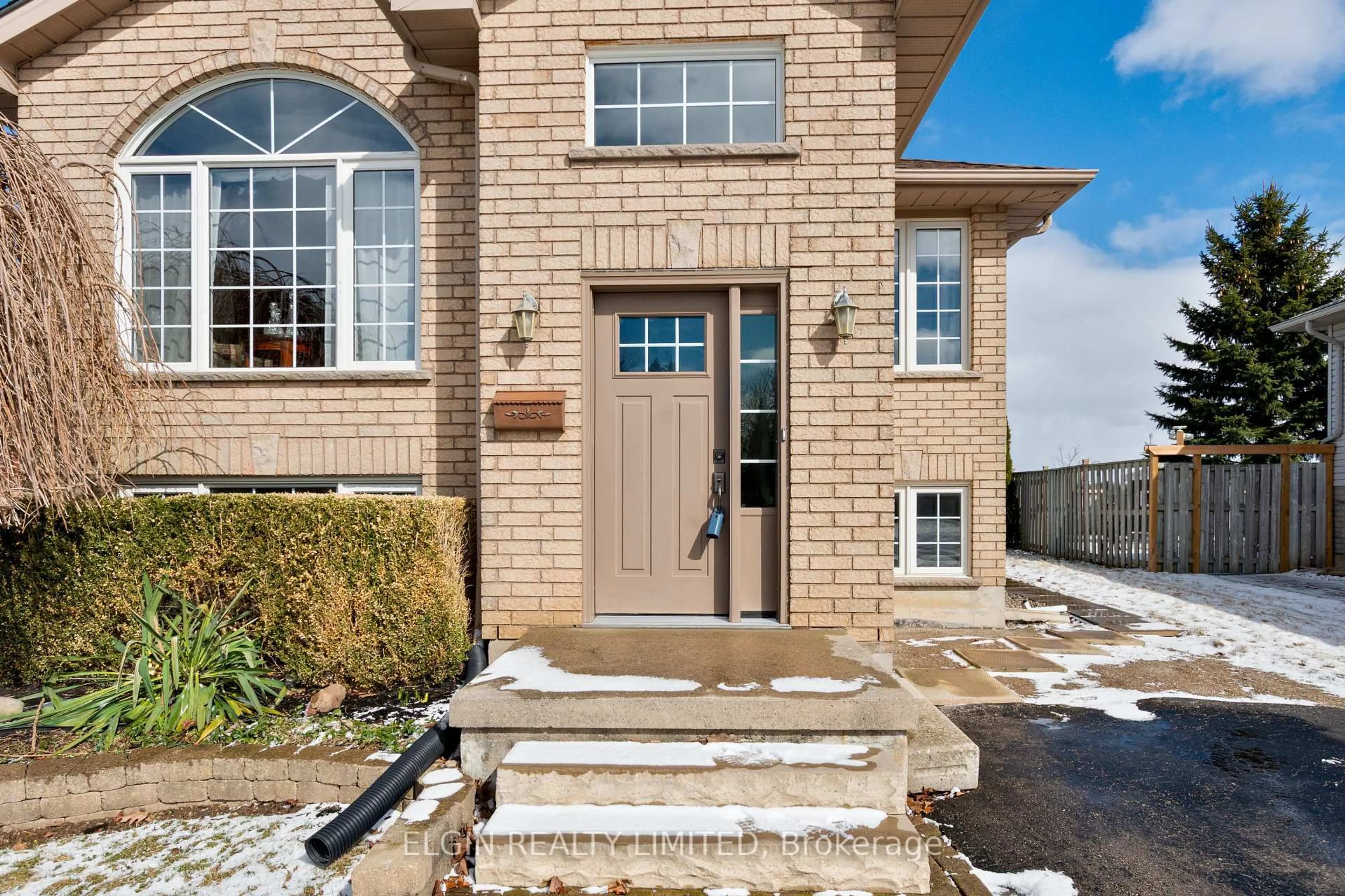 Home with brick exterior material, street for 41792 North St, Southwold Ontario N5P 4L7