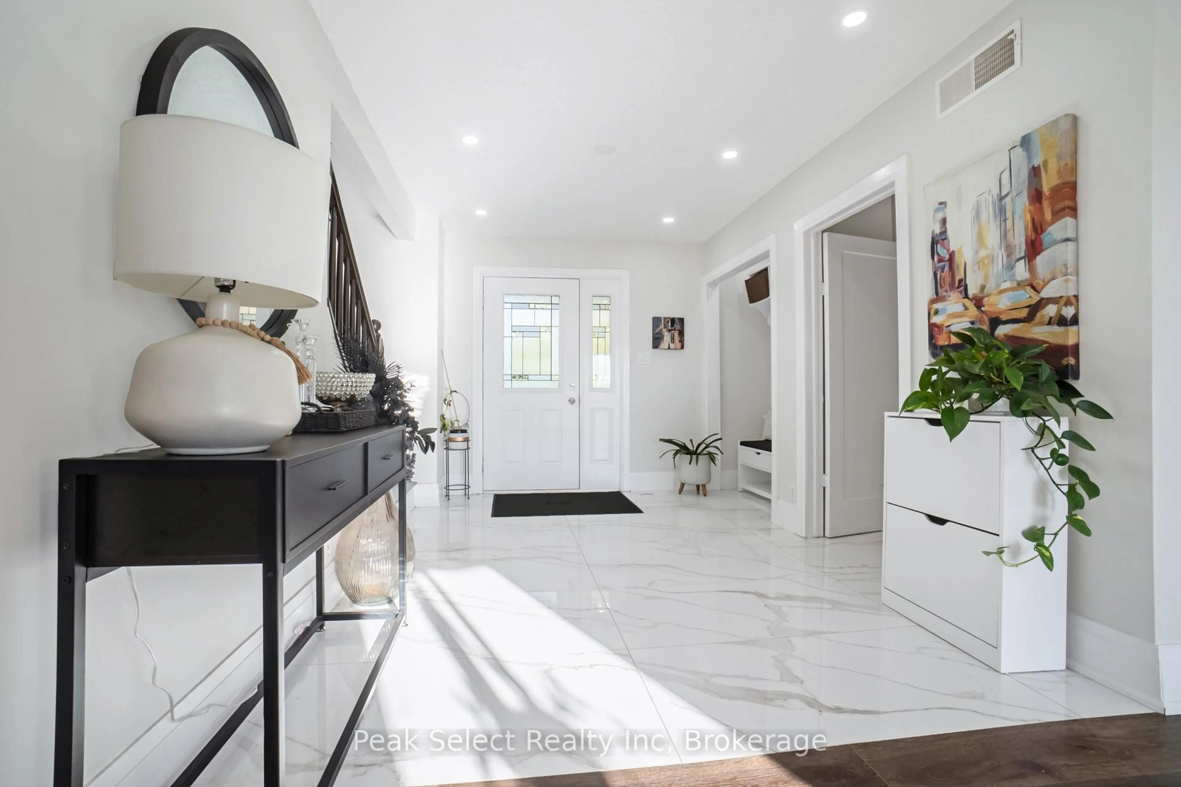 Indoor entryway for 1982 Road 163, Perth South Ontario N4X 1C4