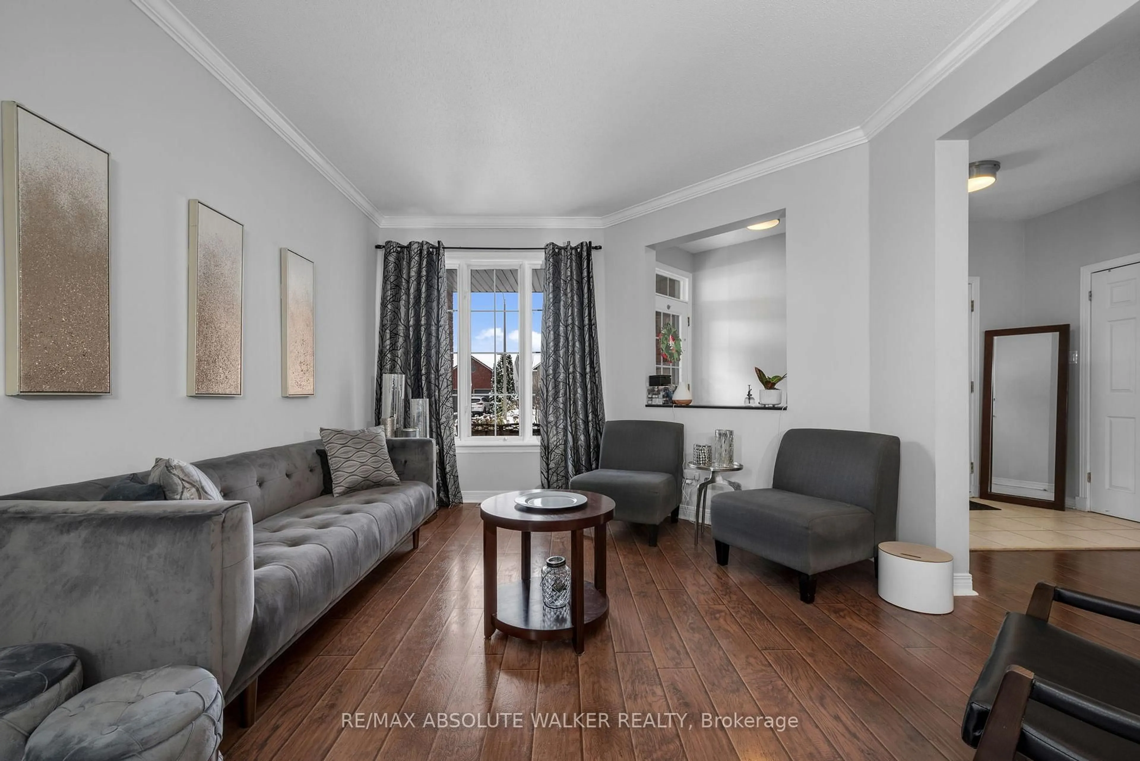 Living room with furniture, unknown for 4362 Rainforest Dr, Ottawa Ontario K1V 1L4