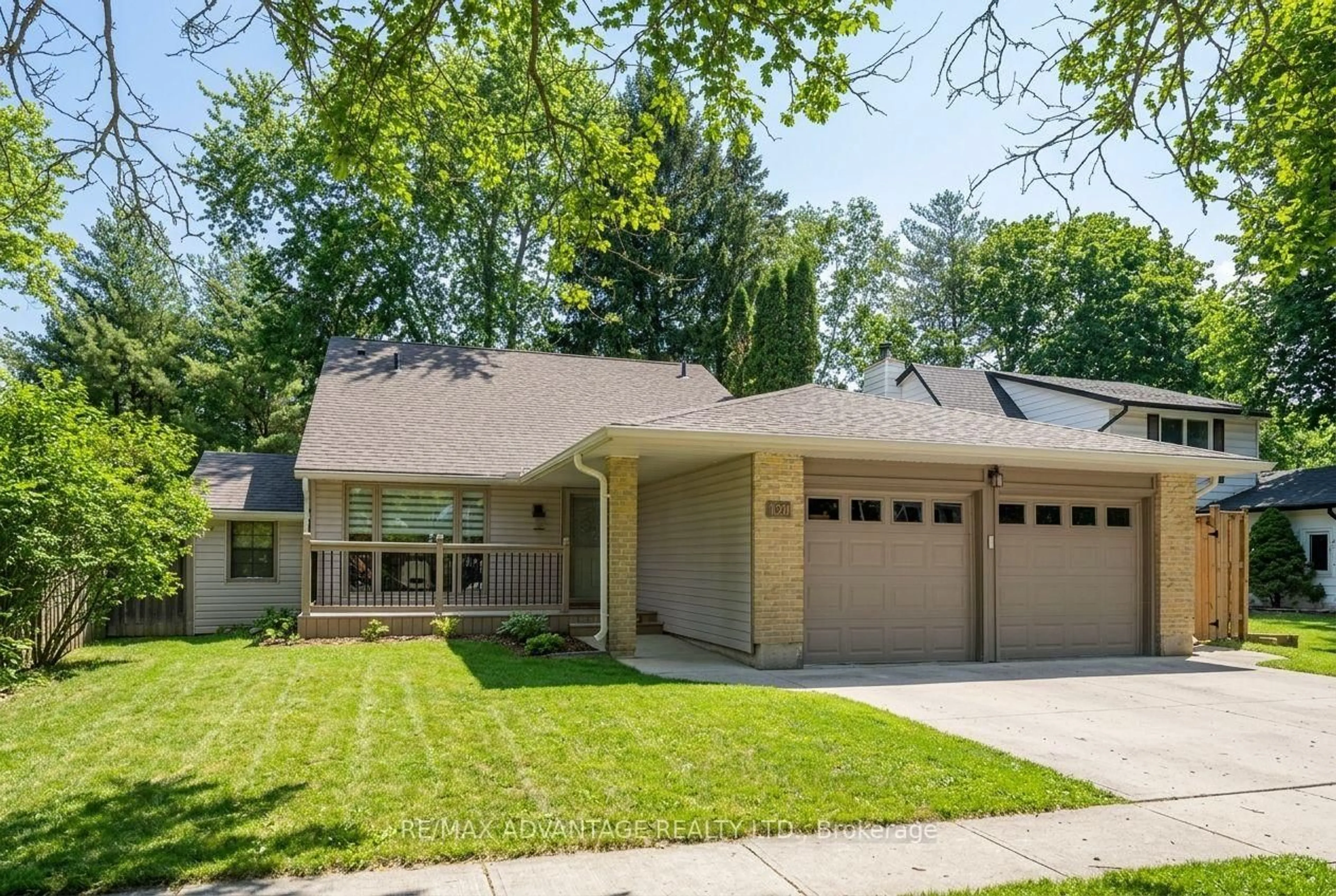 Home with brick exterior material, street for 120 Edgehill Cres, London North Ontario N6G 2T4