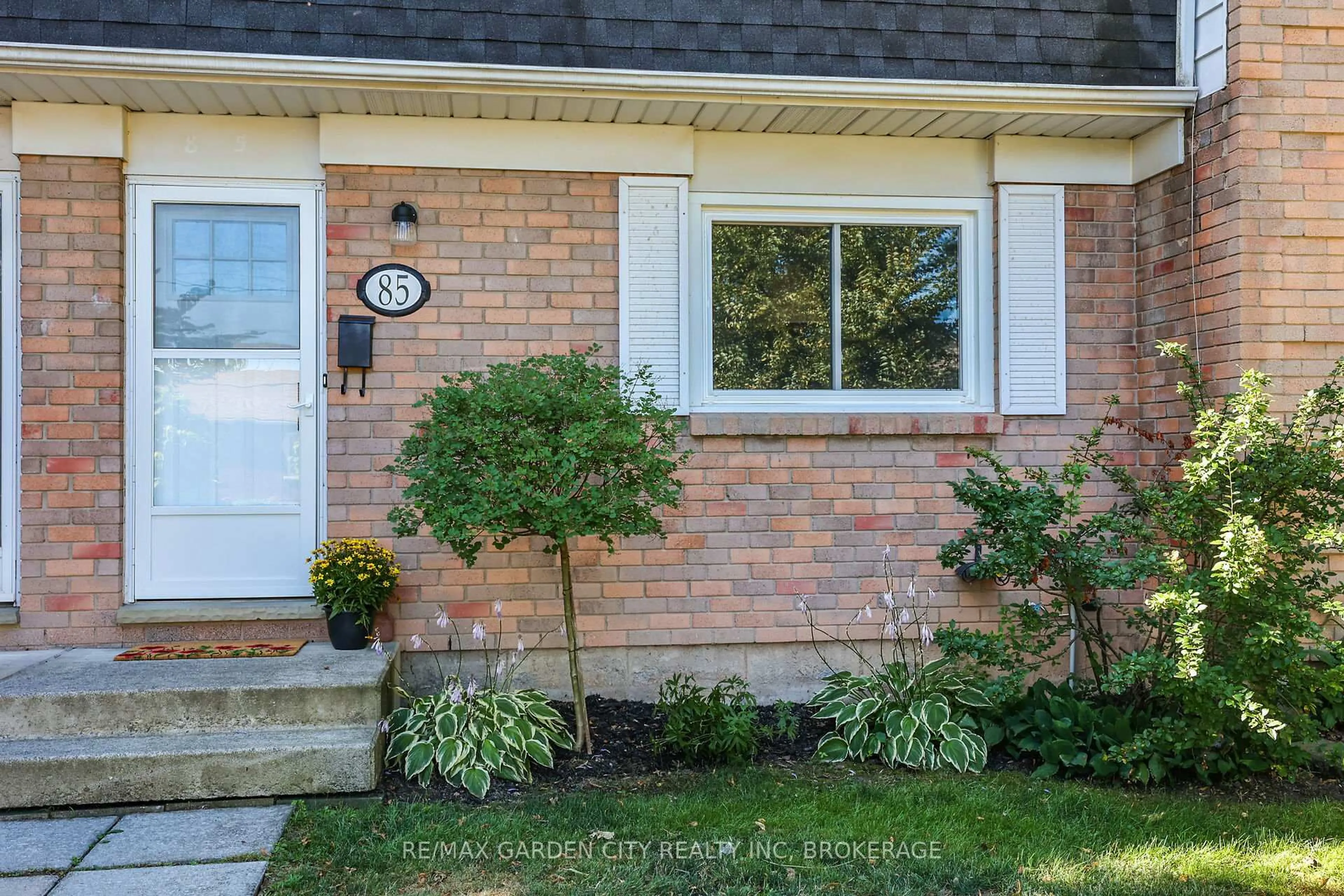 Home with brick exterior material, street for 185 Denistoun St #85, Welland Ontario L3C 6J6