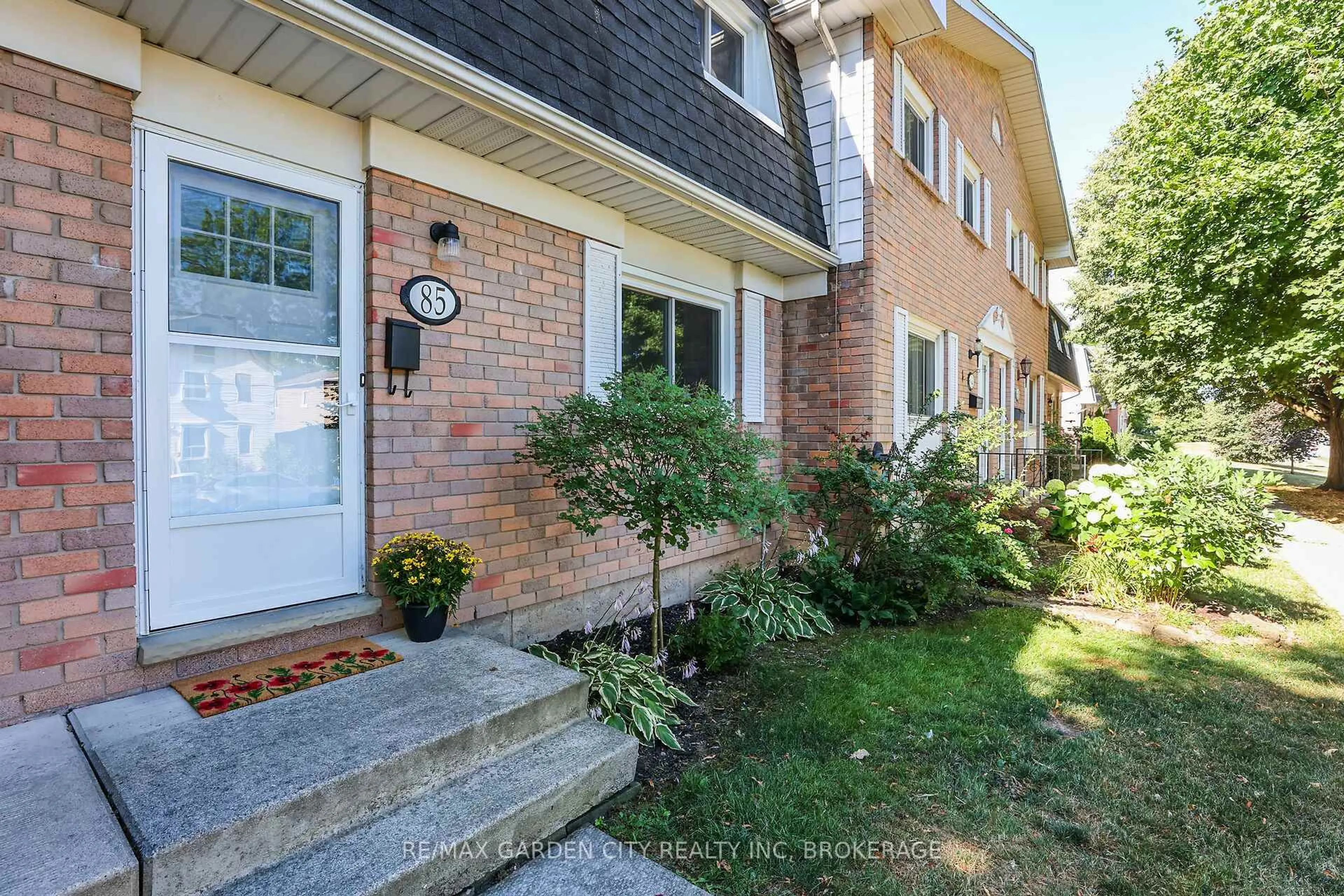 Home with brick exterior material, street for 185 Denistoun St #85, Welland Ontario L3C 6J6