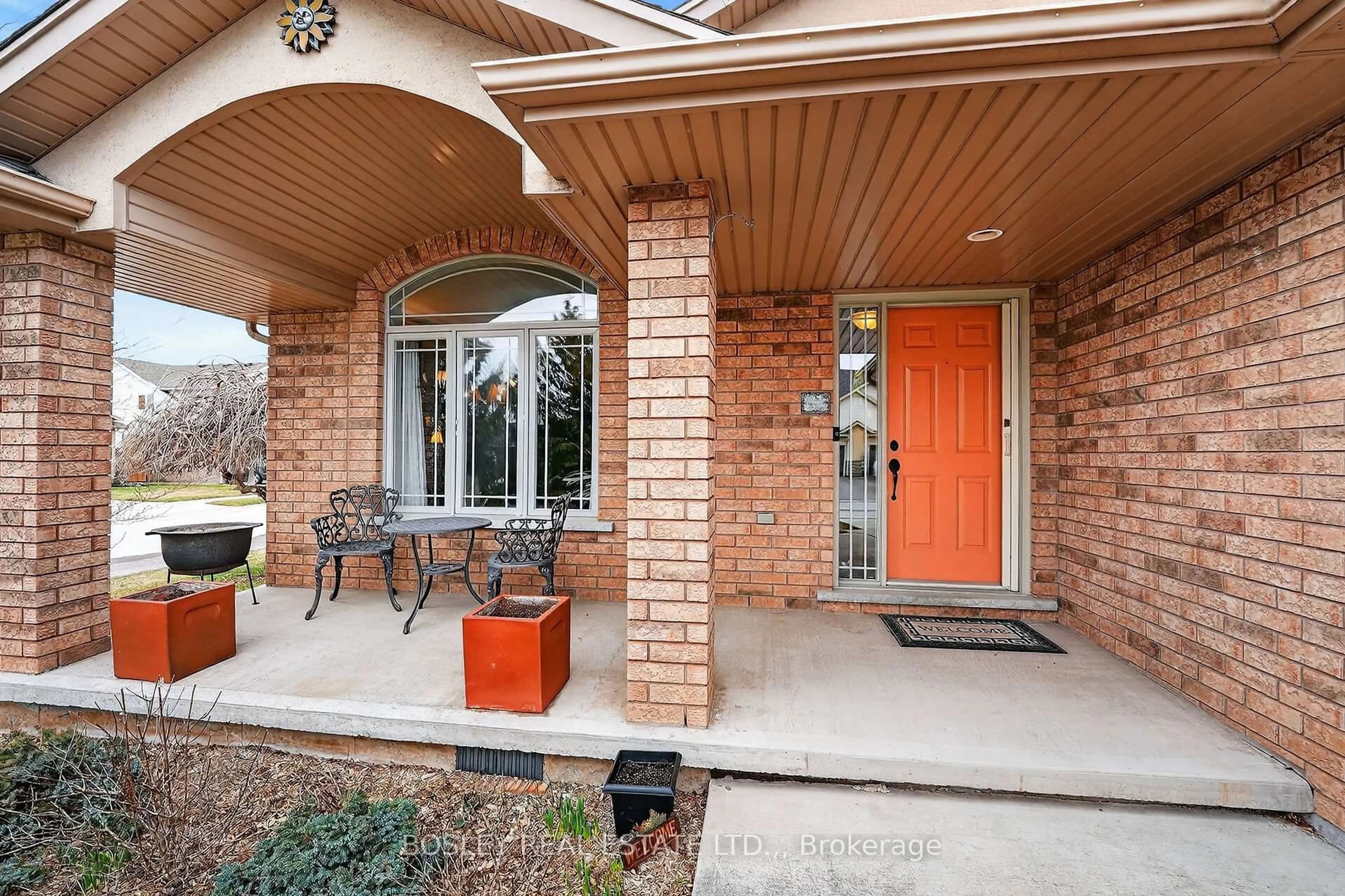 Home with brick exterior material, street for 15 Hope Ave, Niagara-on-the-Lake Ontario L0S 1T0