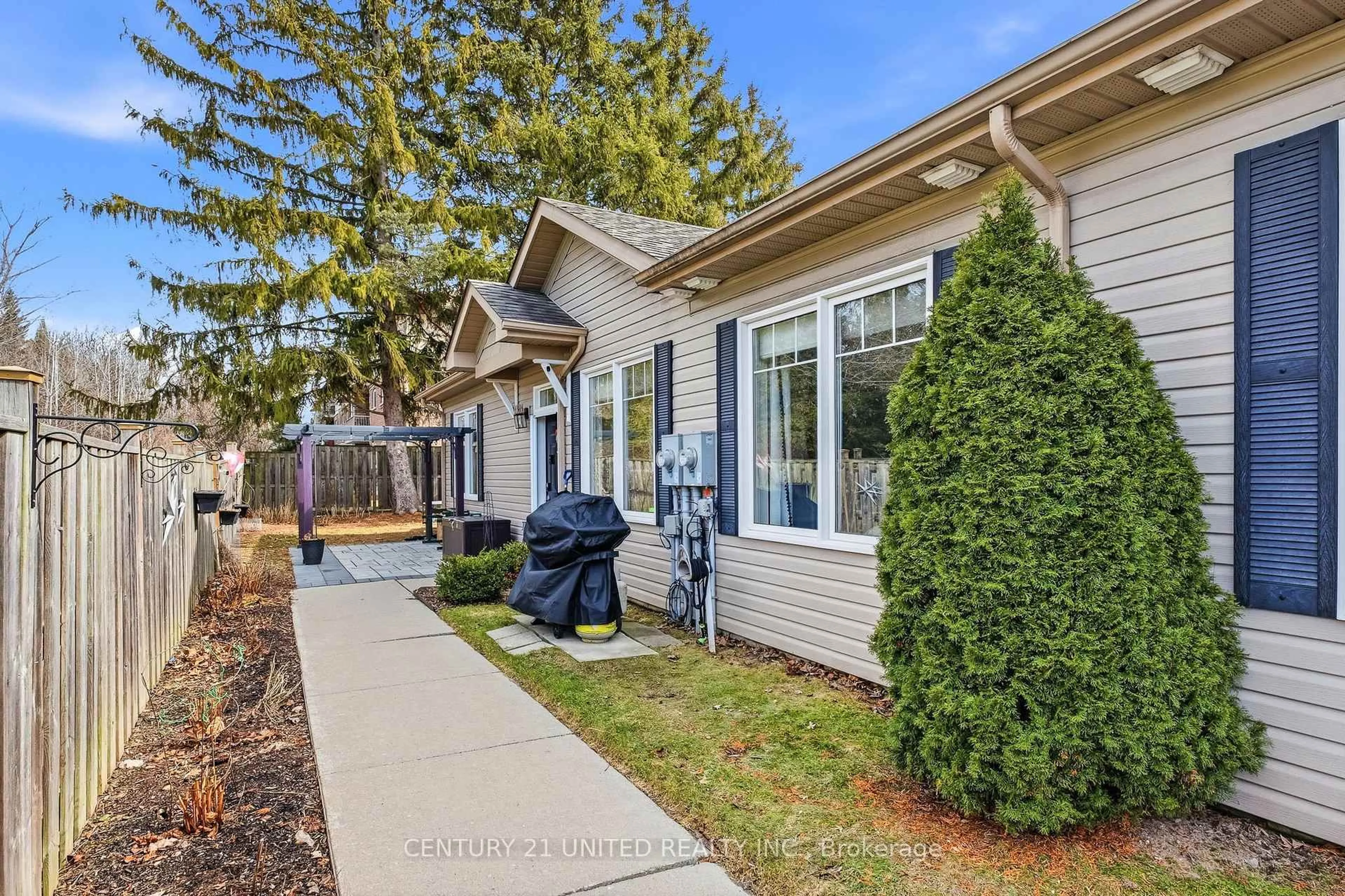 Home with vinyl exterior material, street for 774 Ontario St #4, Cobourg Ontario K9A 3C5