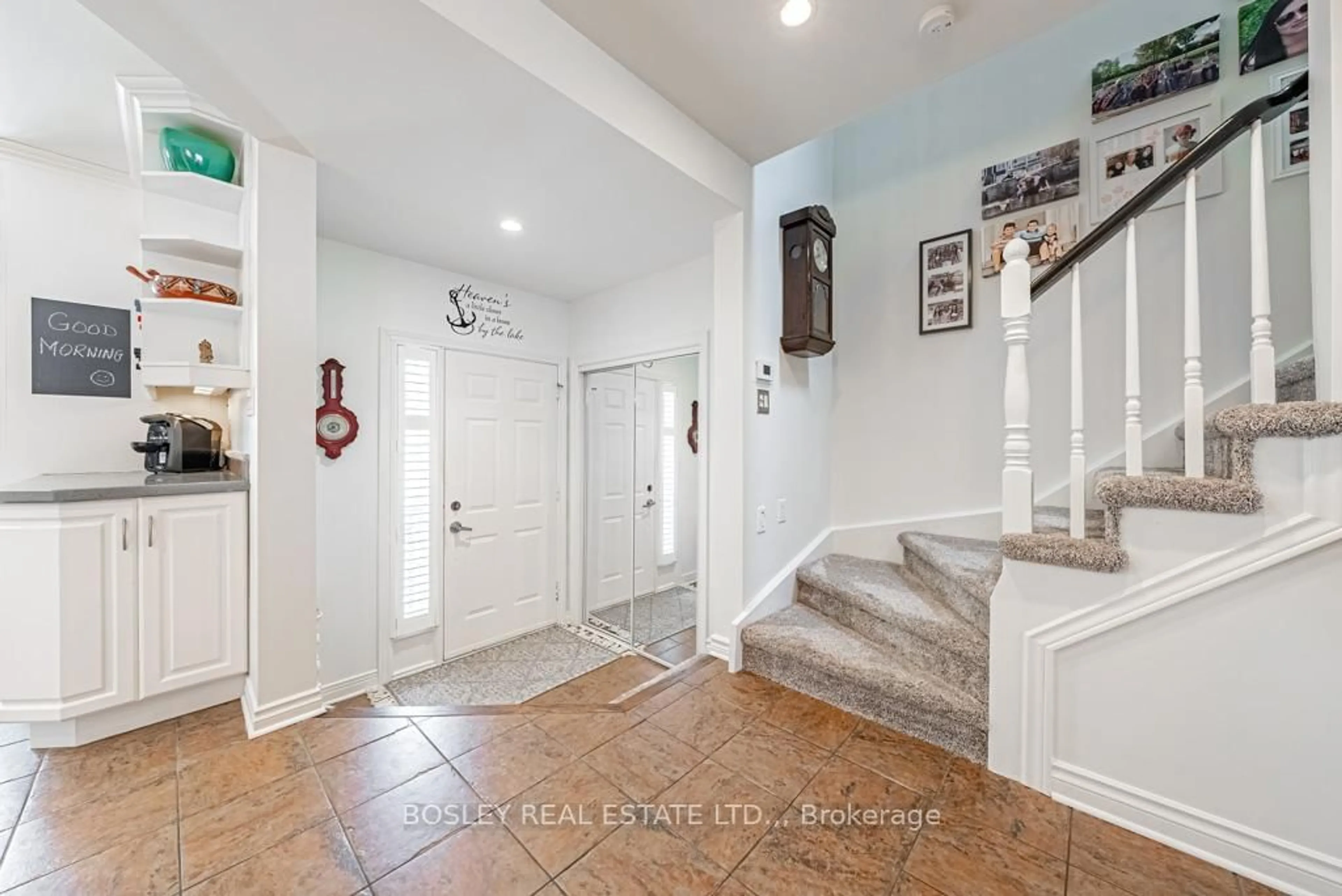 Indoor entryway for 13 Lakeside Dr #33, St. Catharines Ontario L2M 1P3