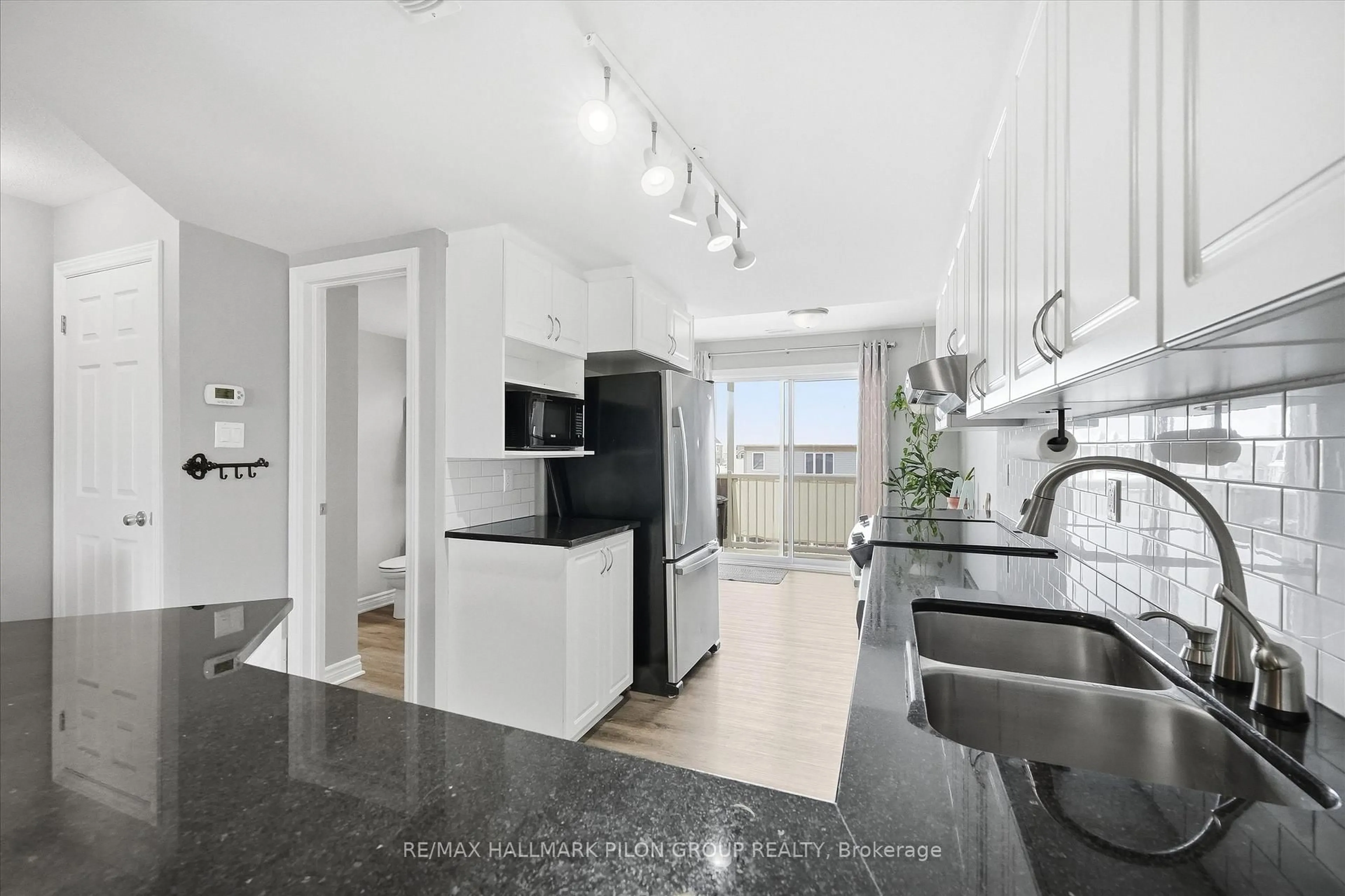 Open concept kitchen, unknown for 766 Lakeridge Dr, Ottawa Ontario K4A 0N3