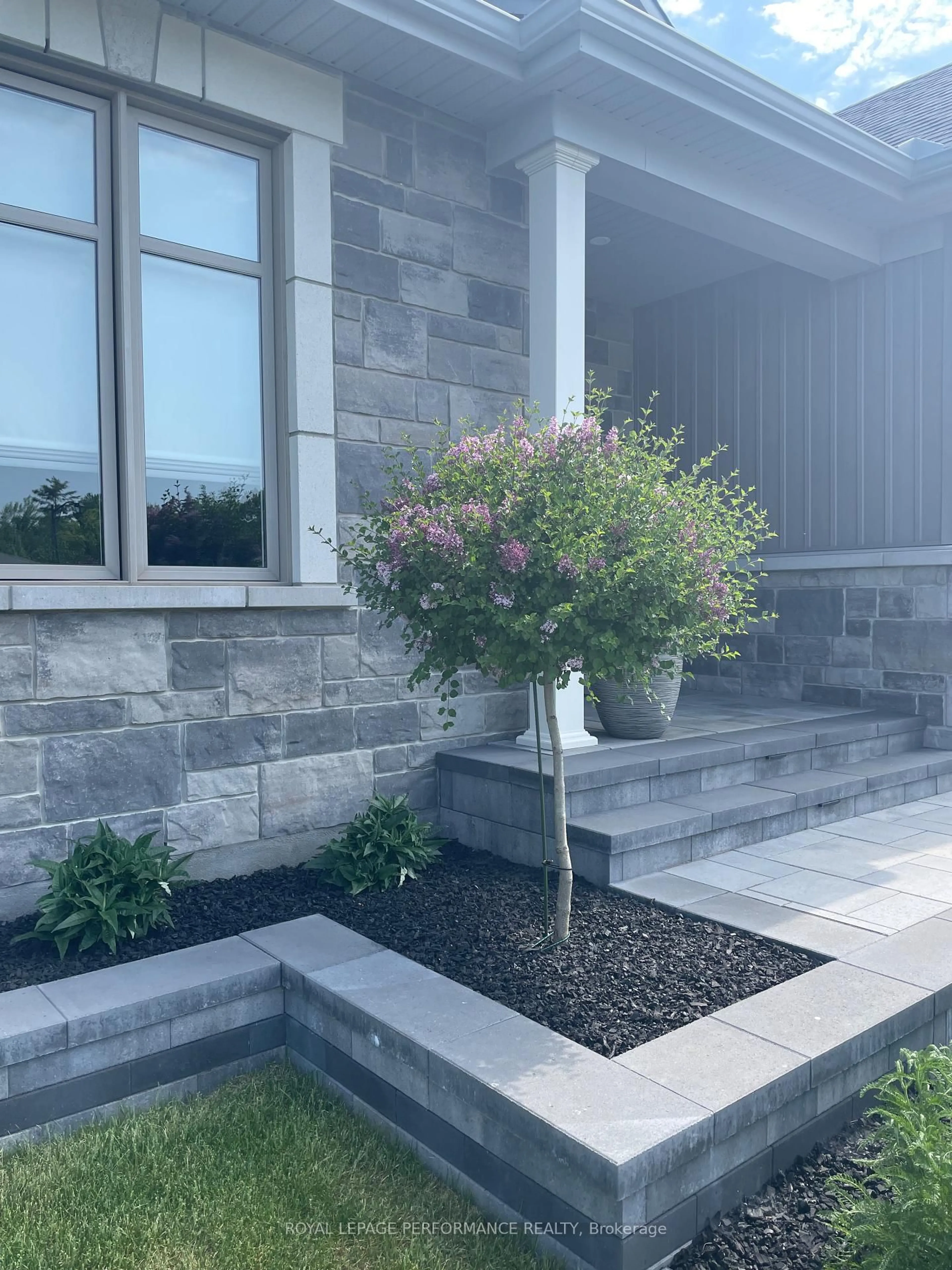 Indoor entryway for 774 Du Rivage St, Clarence-Rockland Ontario K4K 0K8