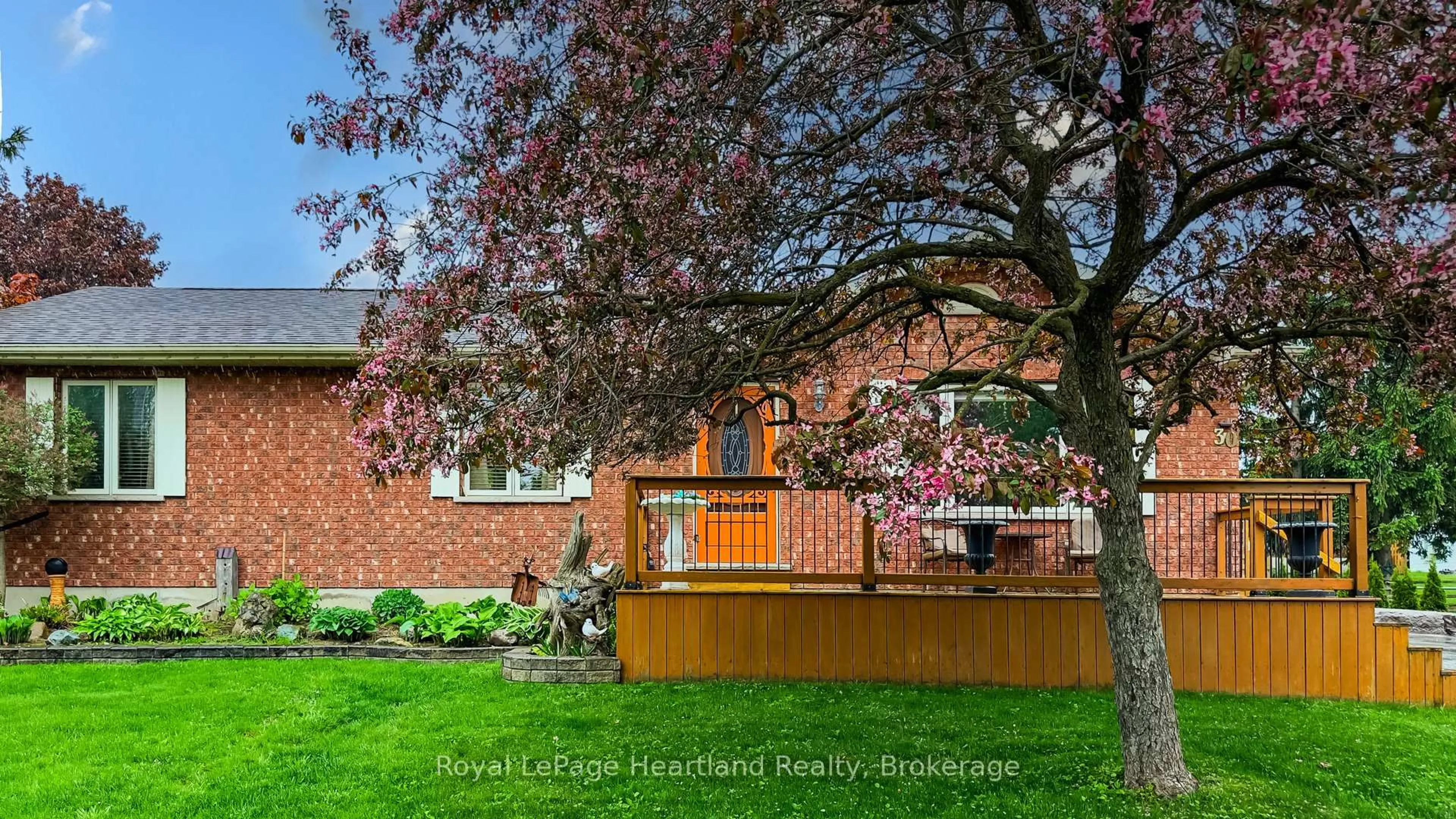 Unknown for 30 North St, Huron East Ontario N0K 1G0