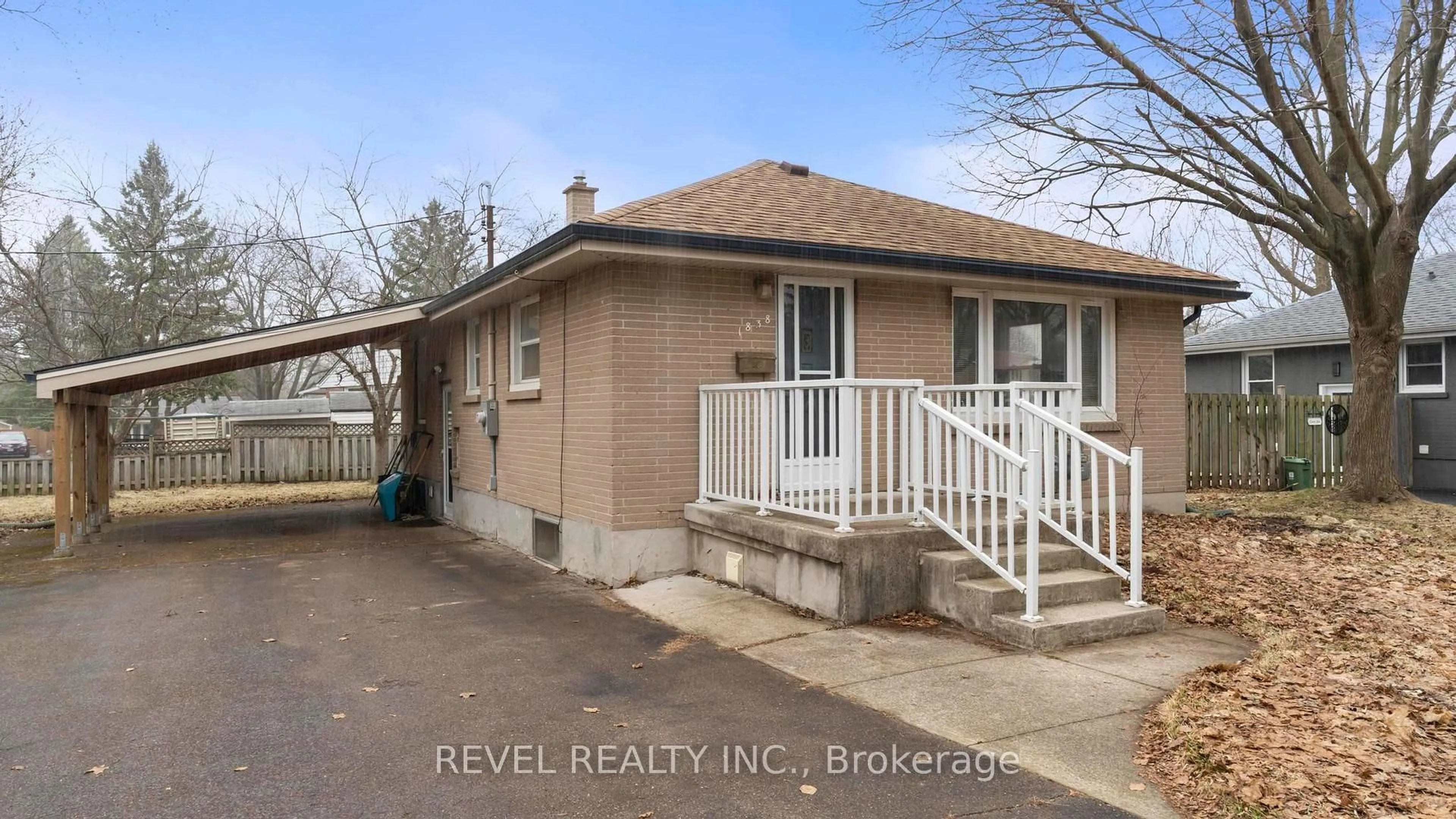 Unknown for 1838 Royal Cres, London East Ontario N5W 2A8