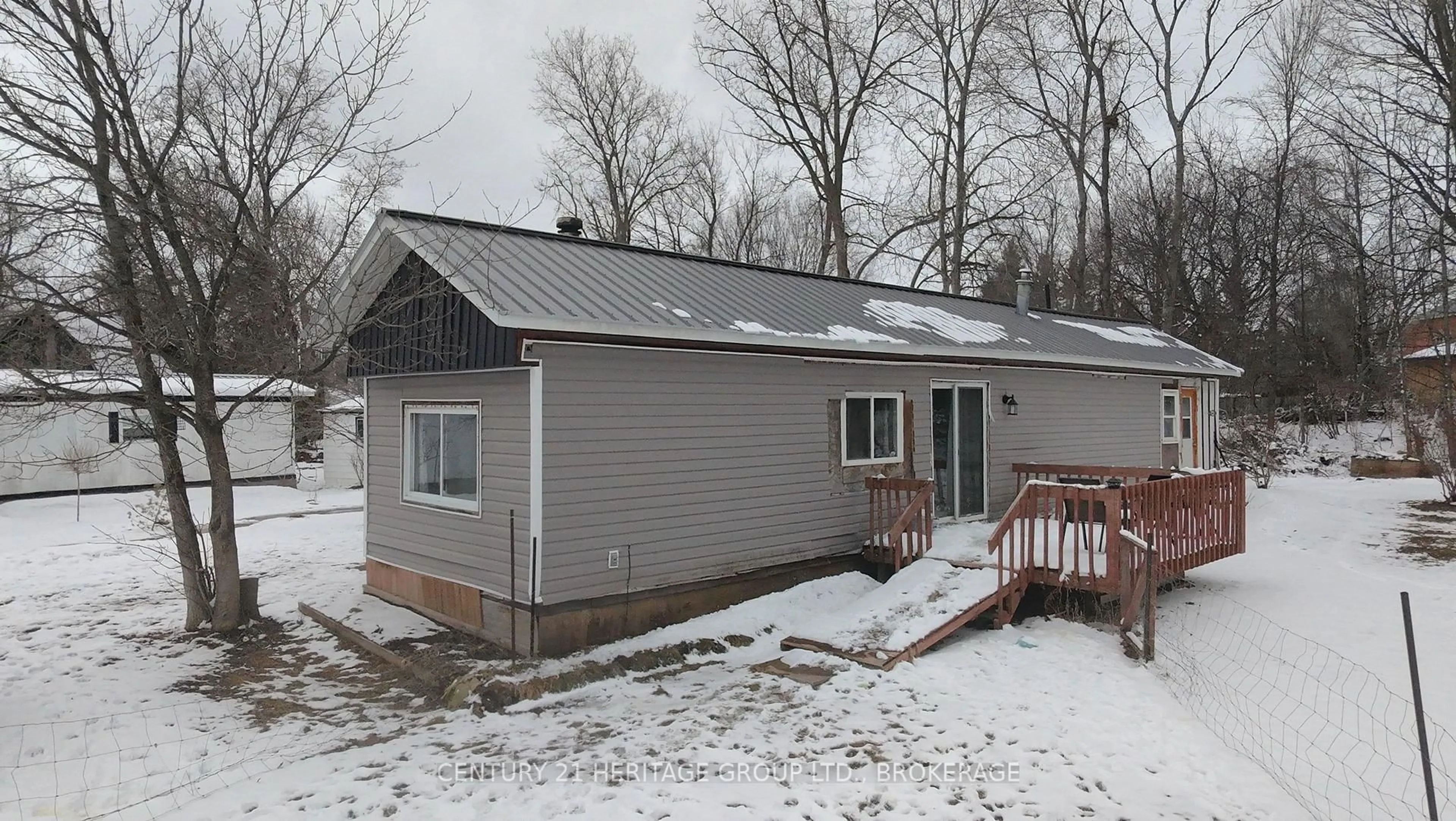 Home with vinyl exterior material, building for 10 Wilson St, Rideau Lakes Ontario K0G 1E0