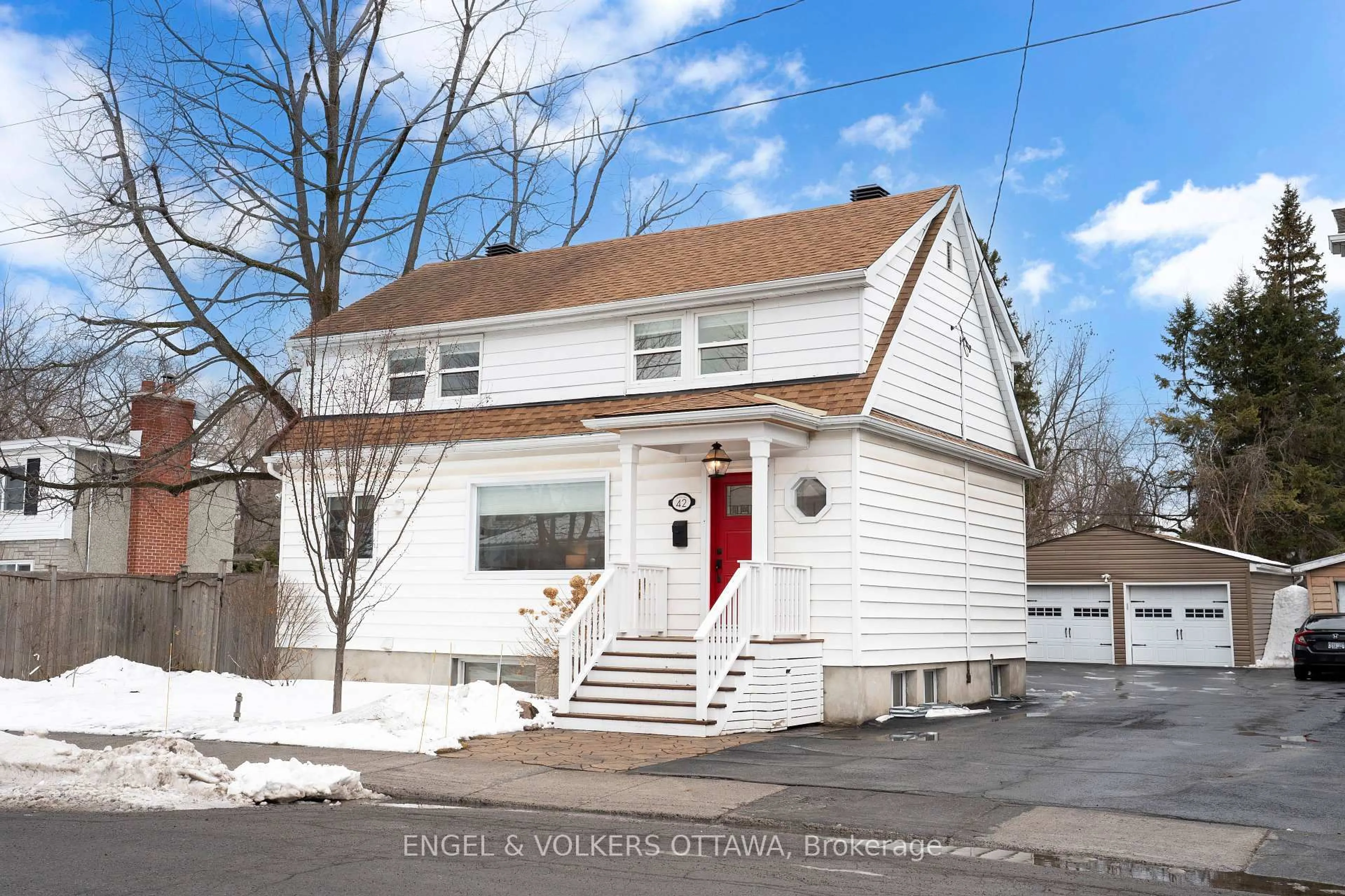 Home with vinyl exterior material, street for 42 Anna Ave, Ottawa Ontario K1Z 7T4