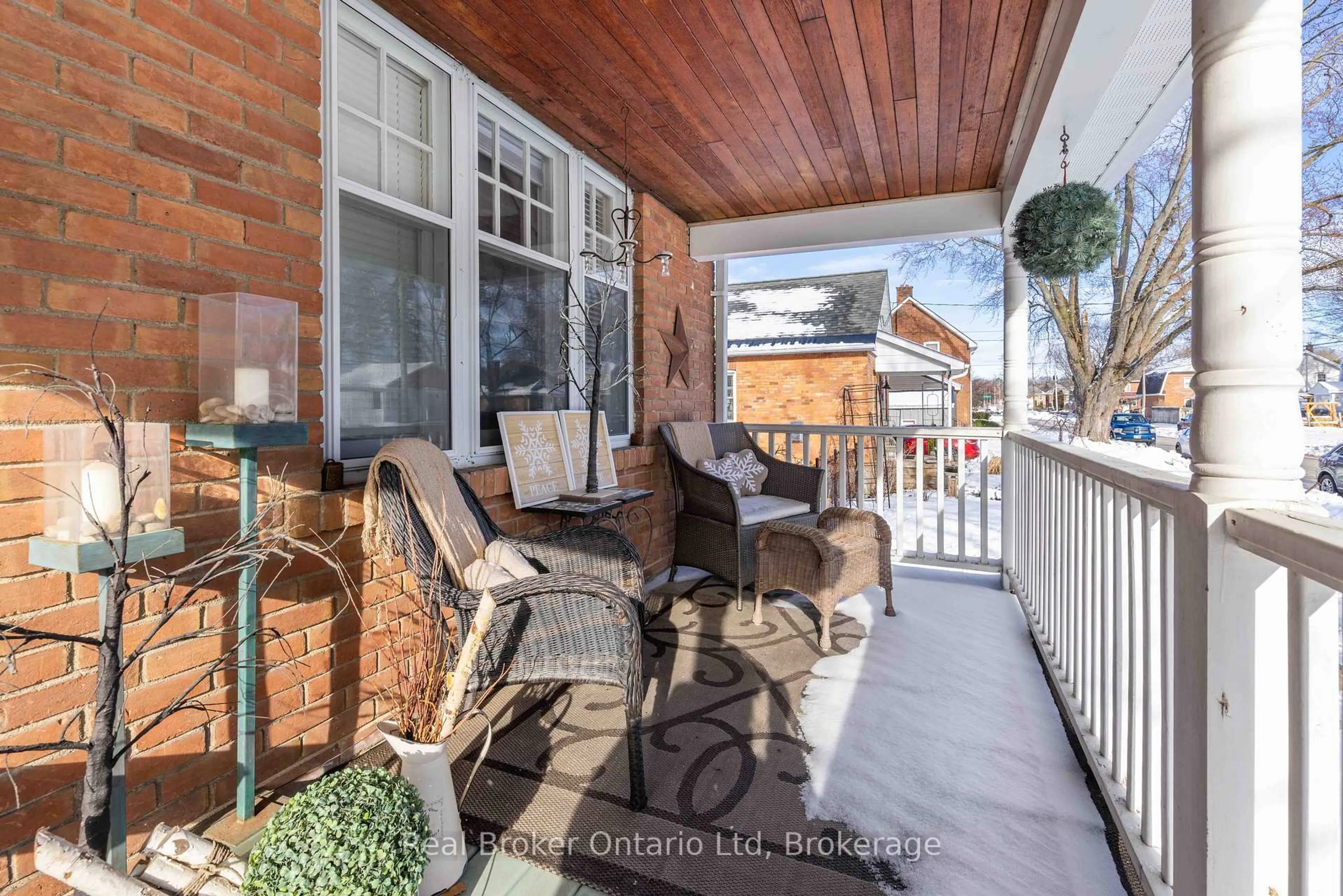 Patio, street for 390 12th St, Owen Sound Ontario N4K 3V6