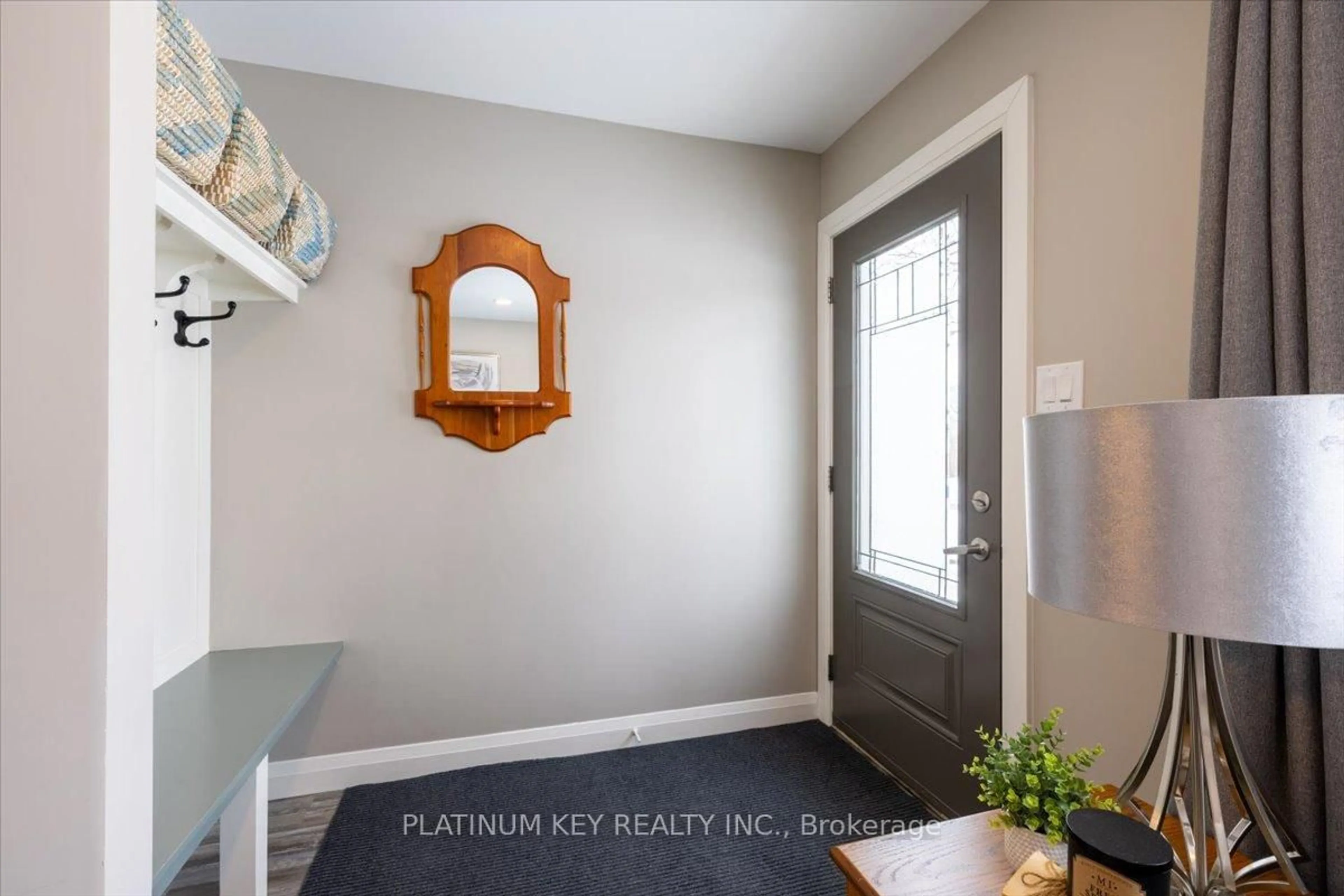 Indoor entryway for 42 Garland Cres, London East Ontario N5V 1N5