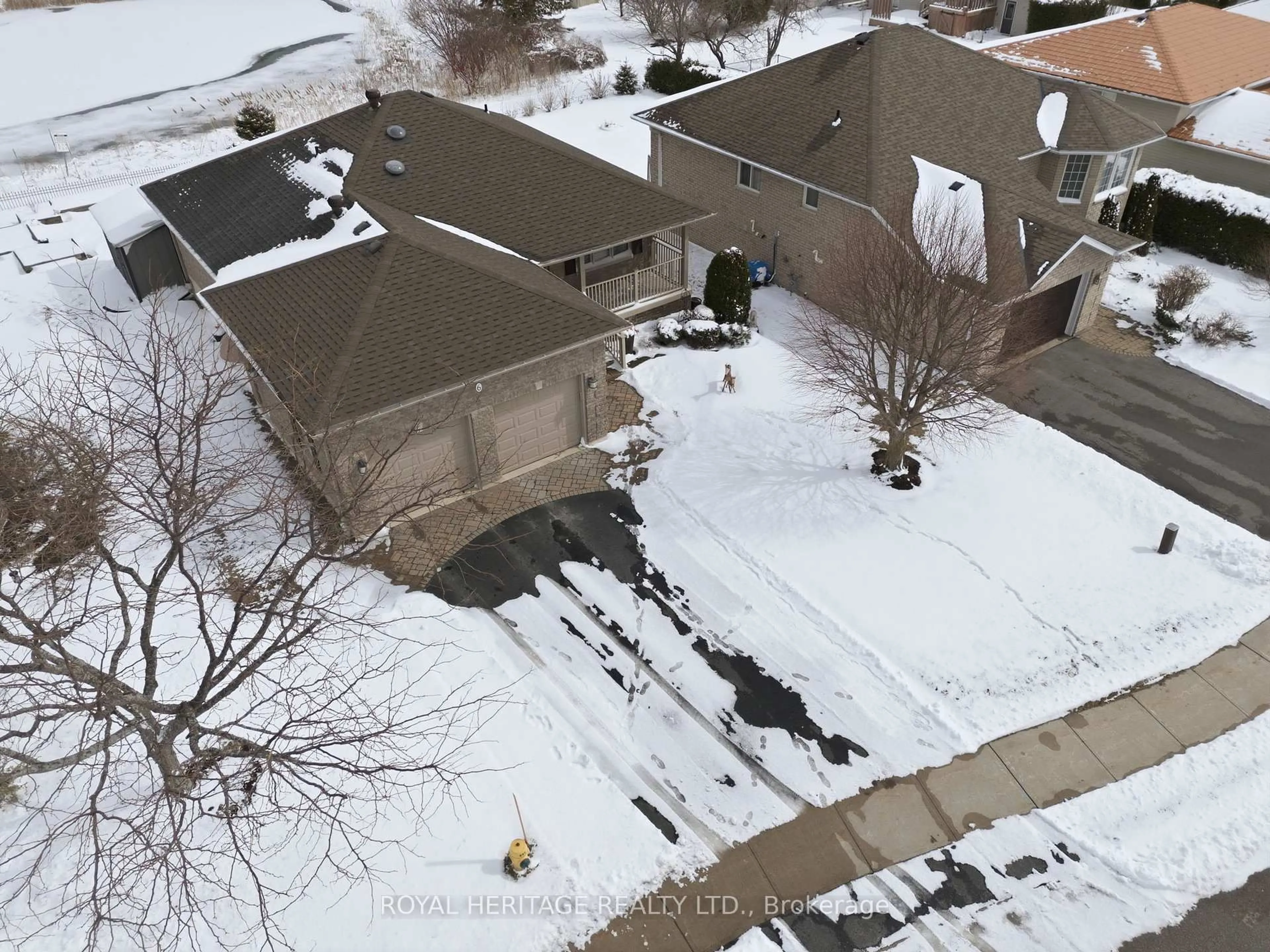 A pic from outside/outdoor area/front of a property/back of a property/a pic from drone, unknown for 6 Cove Crt, Brighton Ontario K0K 1H0