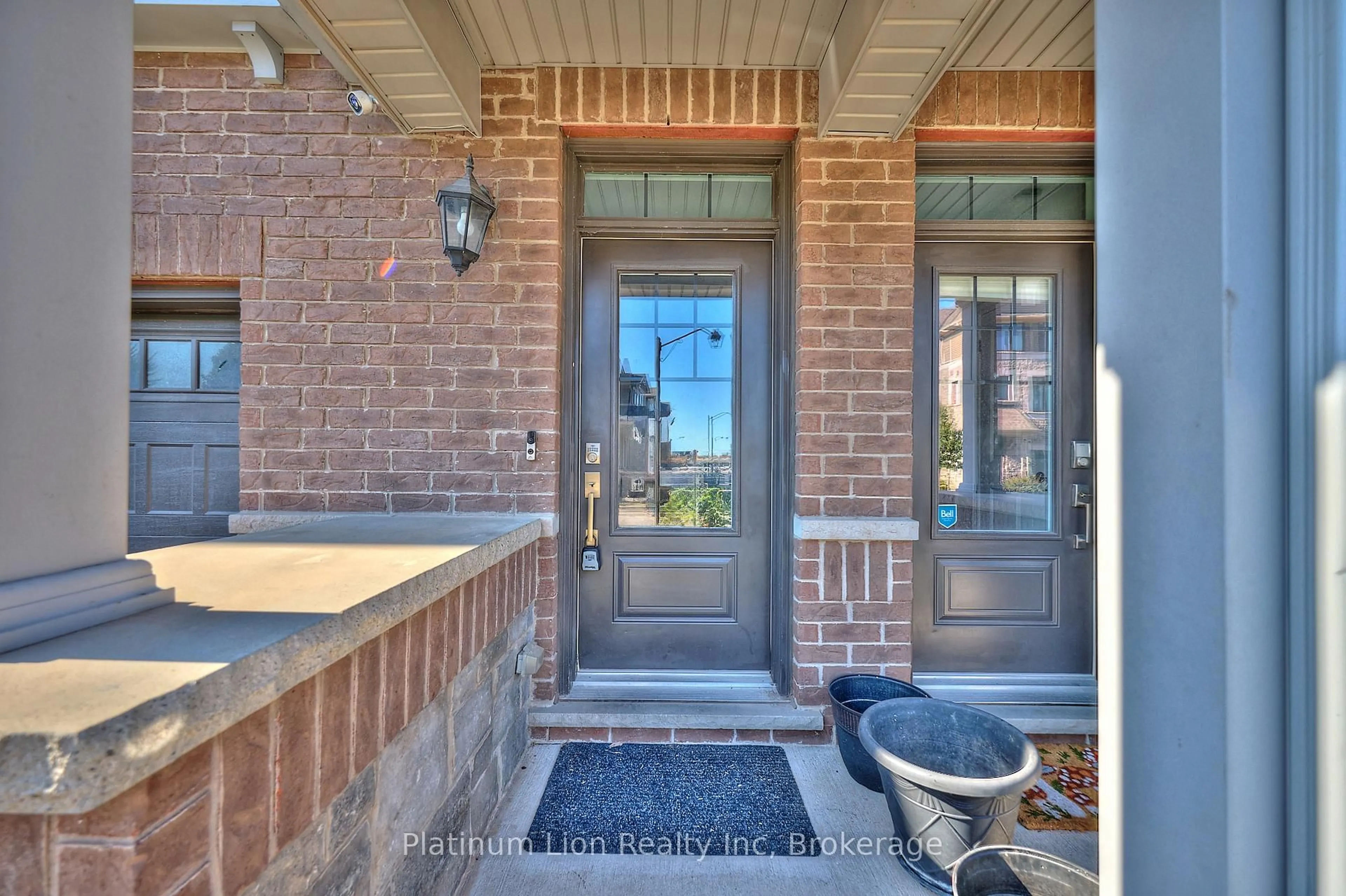 Indoor entryway for 288 Glover Rd #54, Hamilton Ontario L8W 5H6