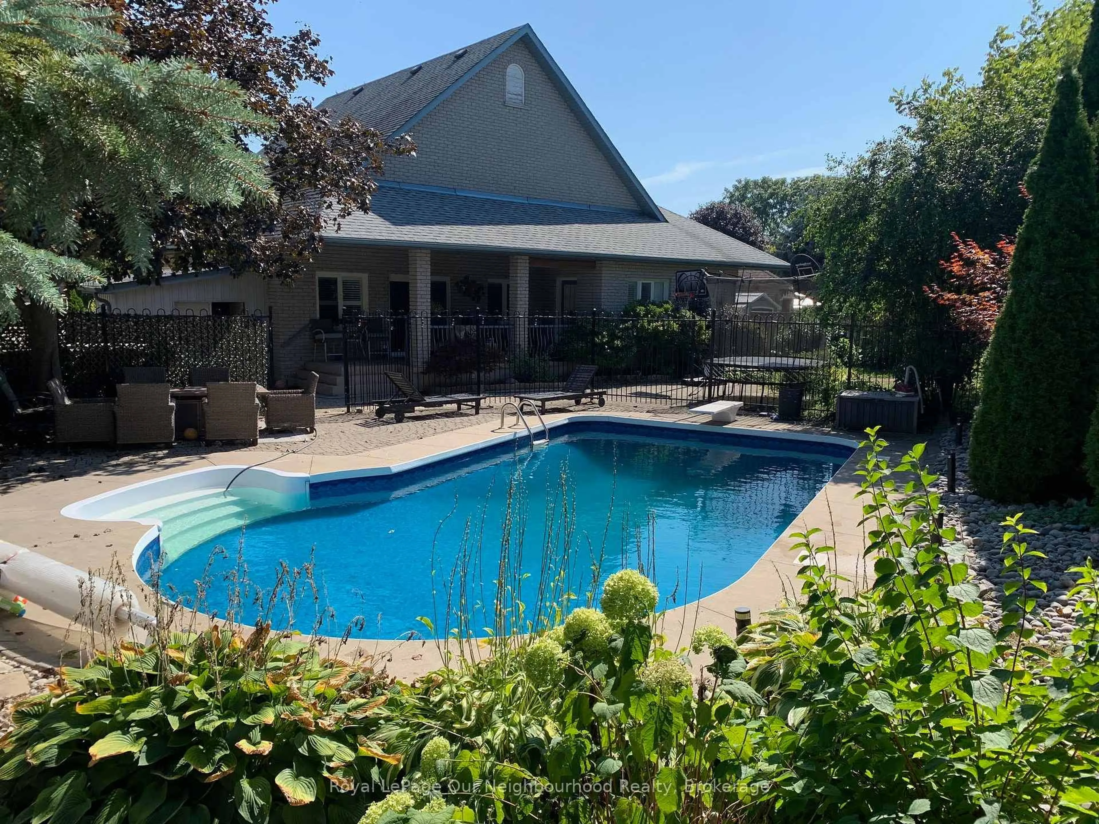 Pool for 941 Tillison Ave, Cobourg Ontario K9A 5N2