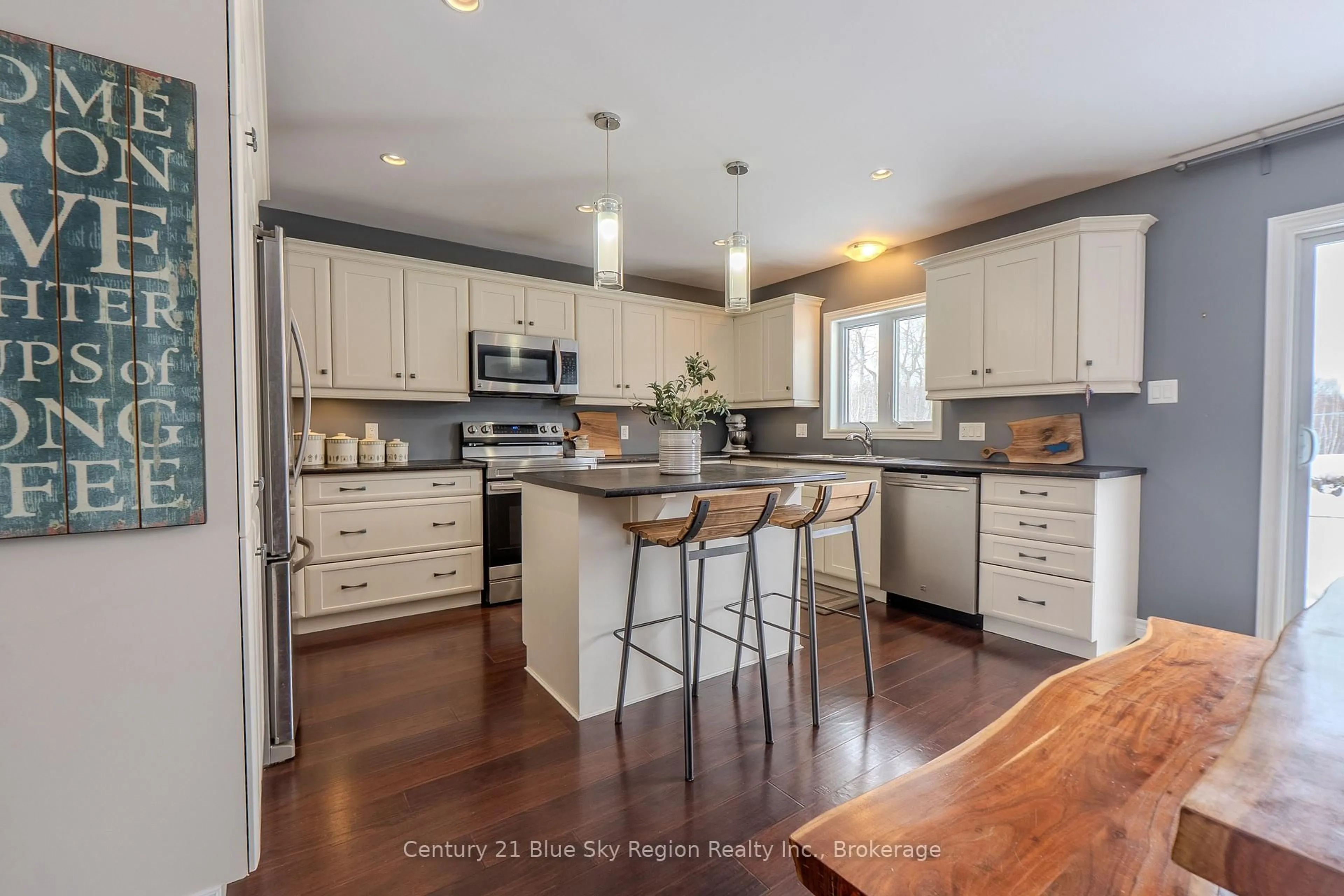Open concept kitchen, unknown for 225 Kingsway Ave, North Bay Ontario P1B 7V5