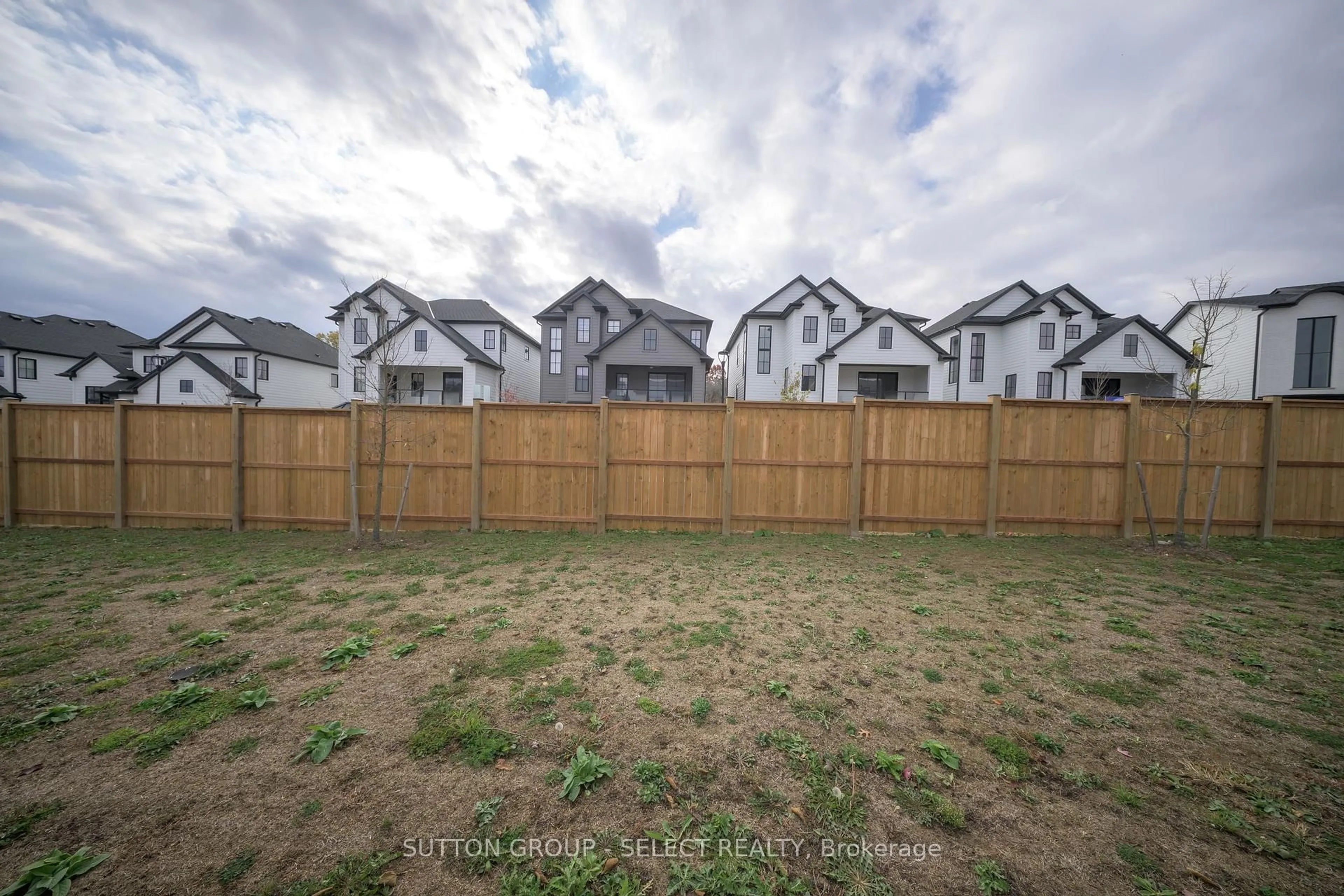 A pic from outside/outdoor area/front of a property/back of a property/a pic from drone, mountain view for 2835 Sheffield Pl #9, London South Ontario N6G 5H5