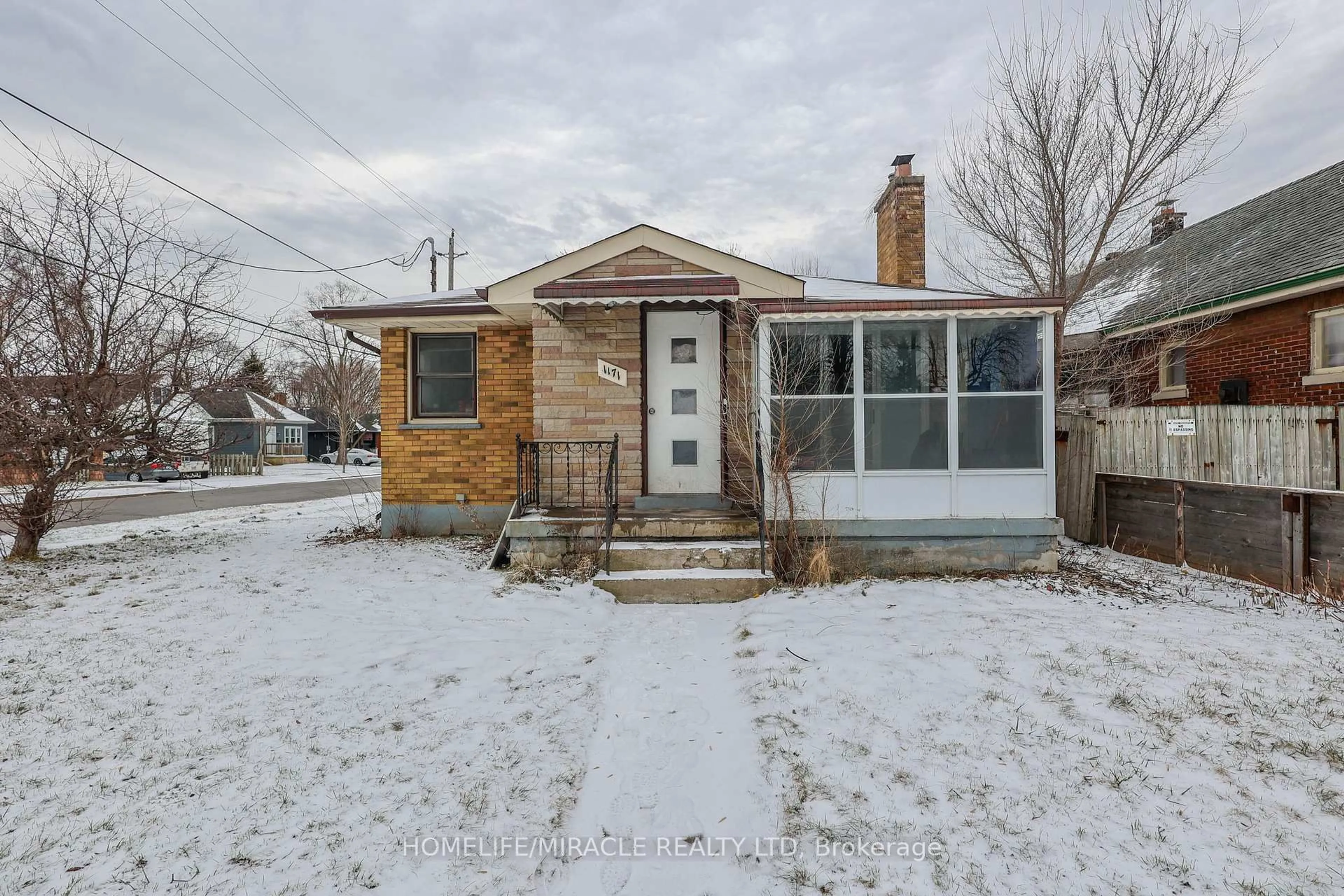 Unknown for 1171 Oxford St, London East Ontario N5Y 3L7