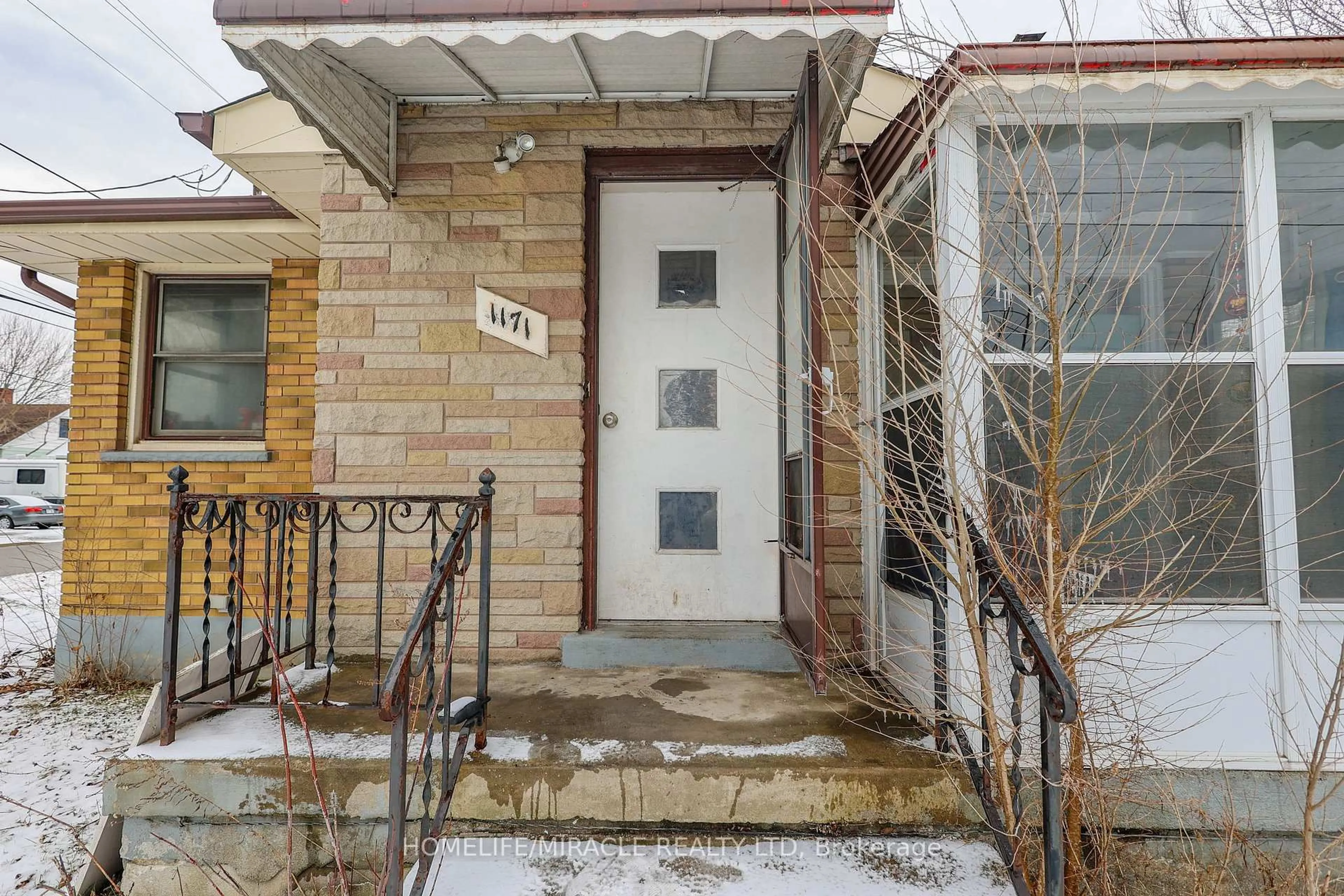 Unknown for 1171 Oxford St, London East Ontario N5Y 3L7