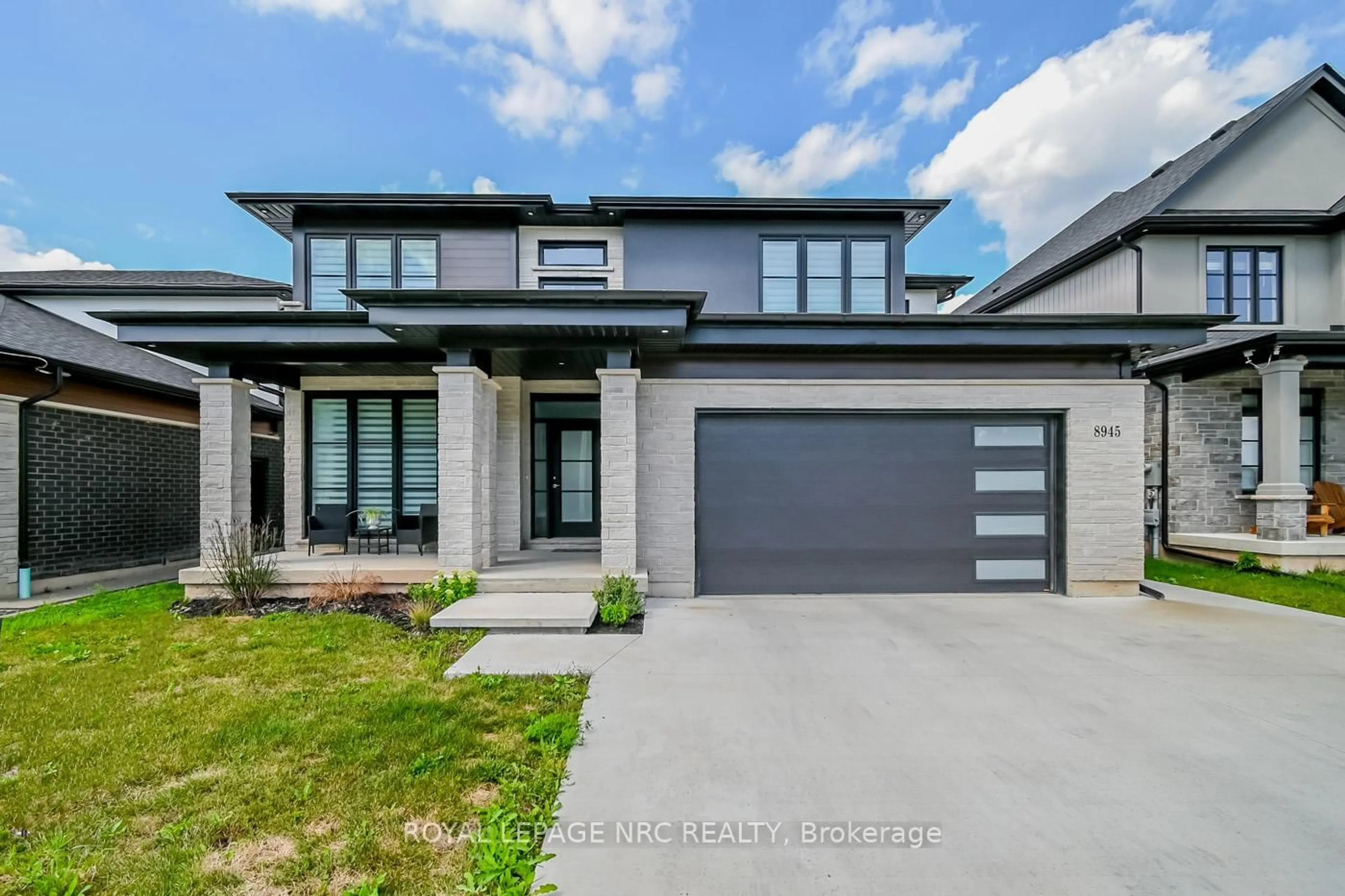 Home with brick exterior material, street for 8945 Emily Blvd, Niagara Falls Ontario L2H 3T1