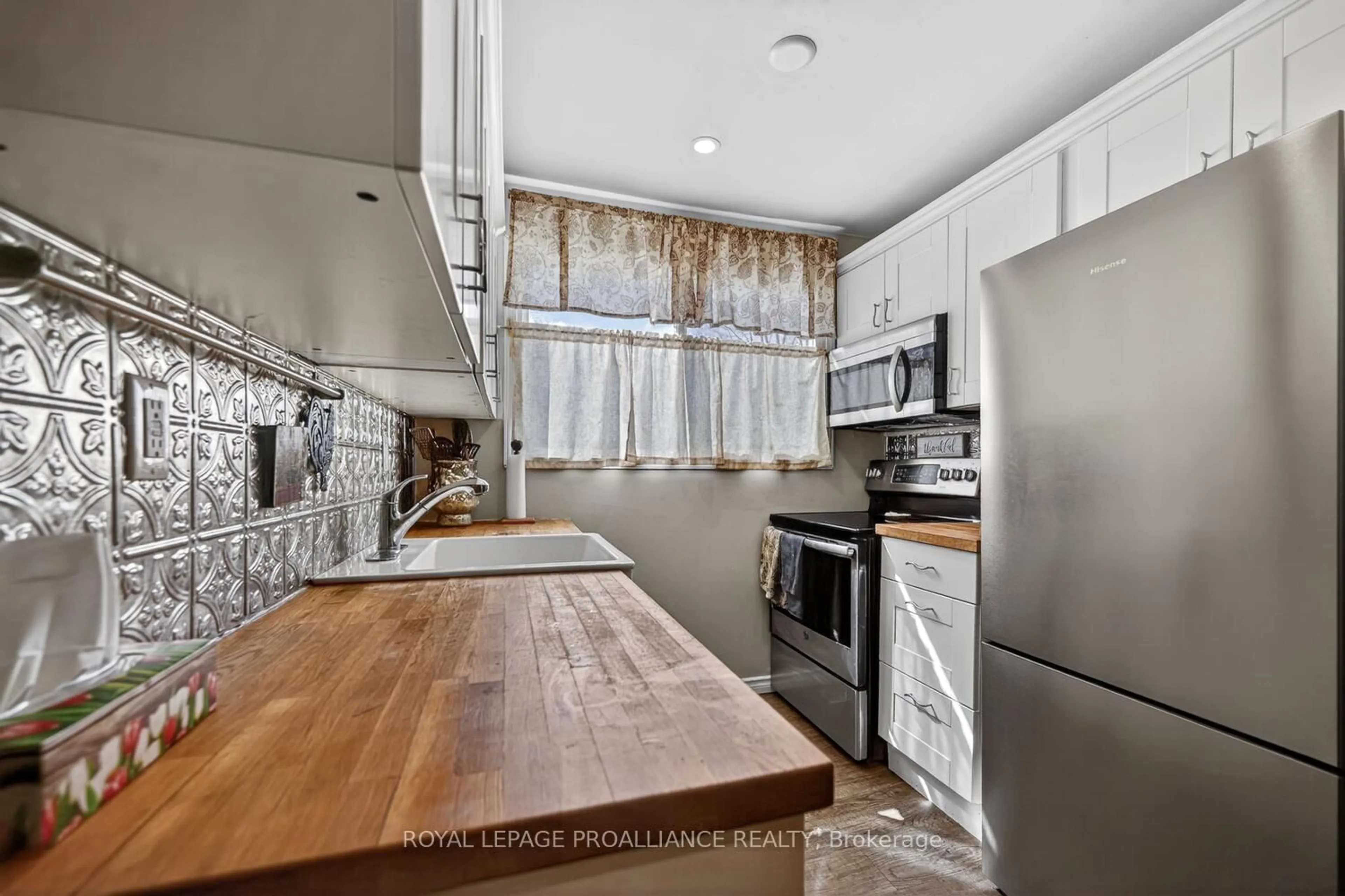 Open concept kitchen, unknown for 924 Mackenzie Rd, Prescott Ontario K0E 1T0