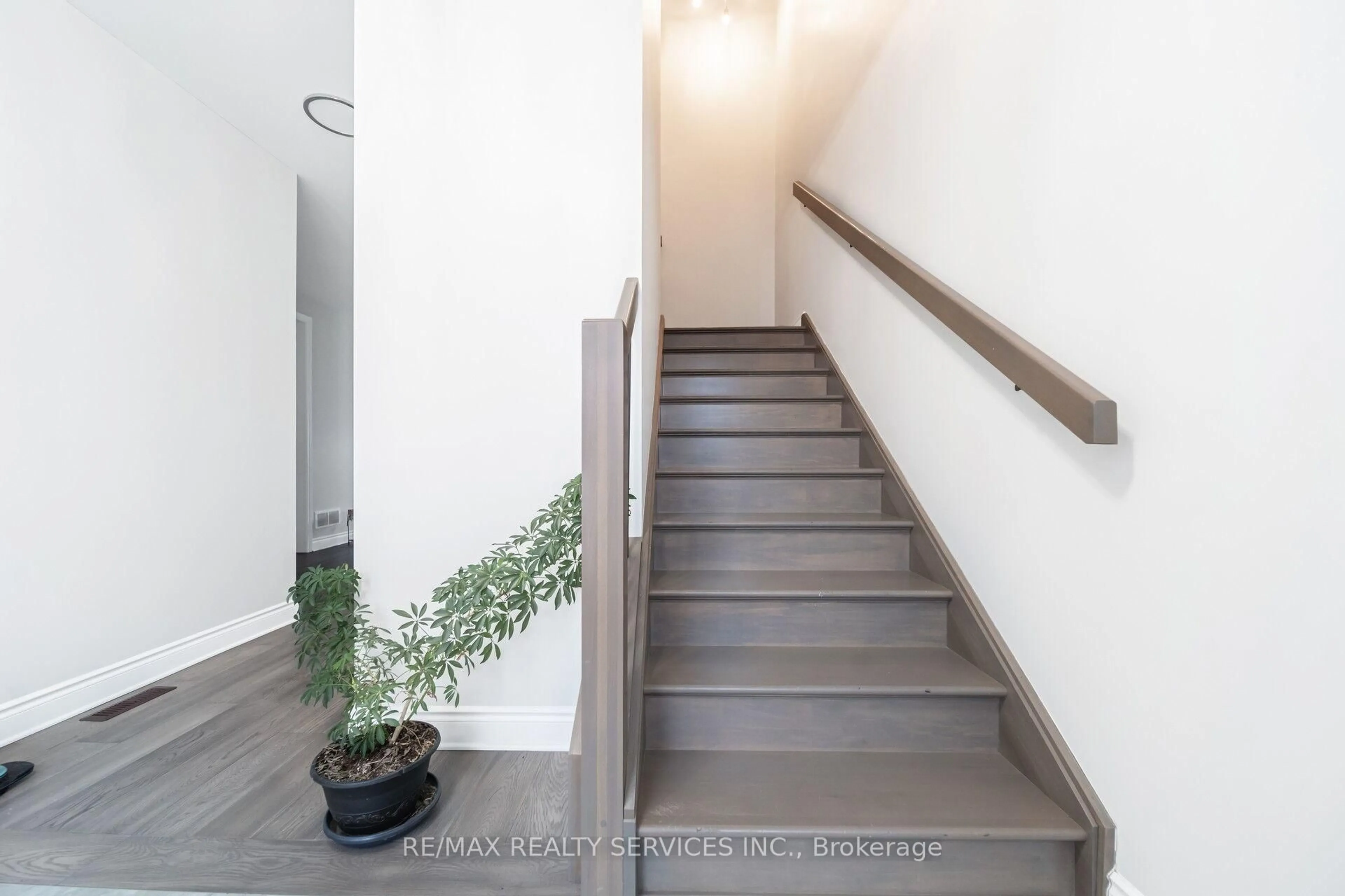 Stairs for 1891 Fountain Grass Dr, London South Ontario N6K 0M2