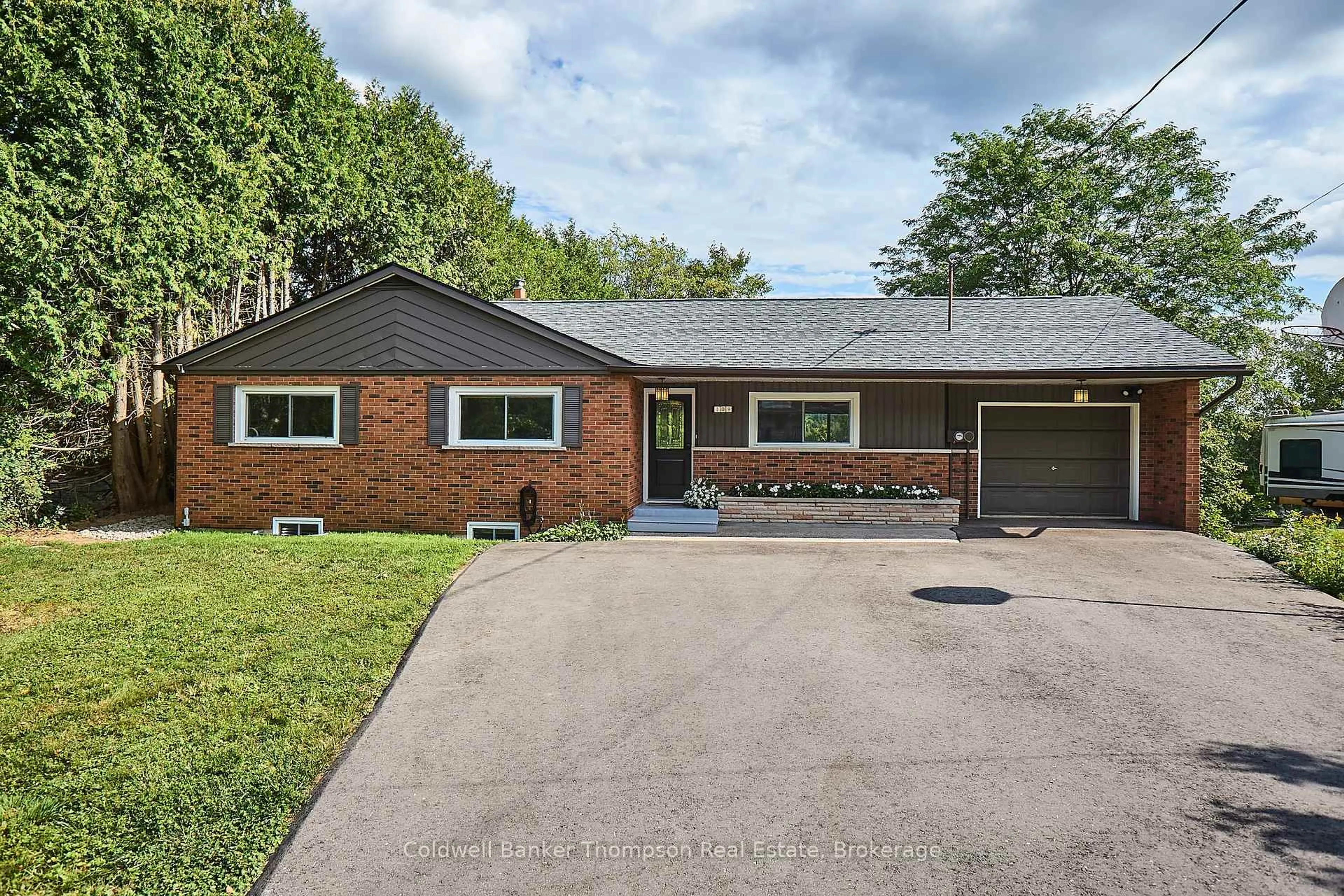 Home with brick exterior material, street for 109 Riverside Dr, Huntsville Ontario P1H 1R6