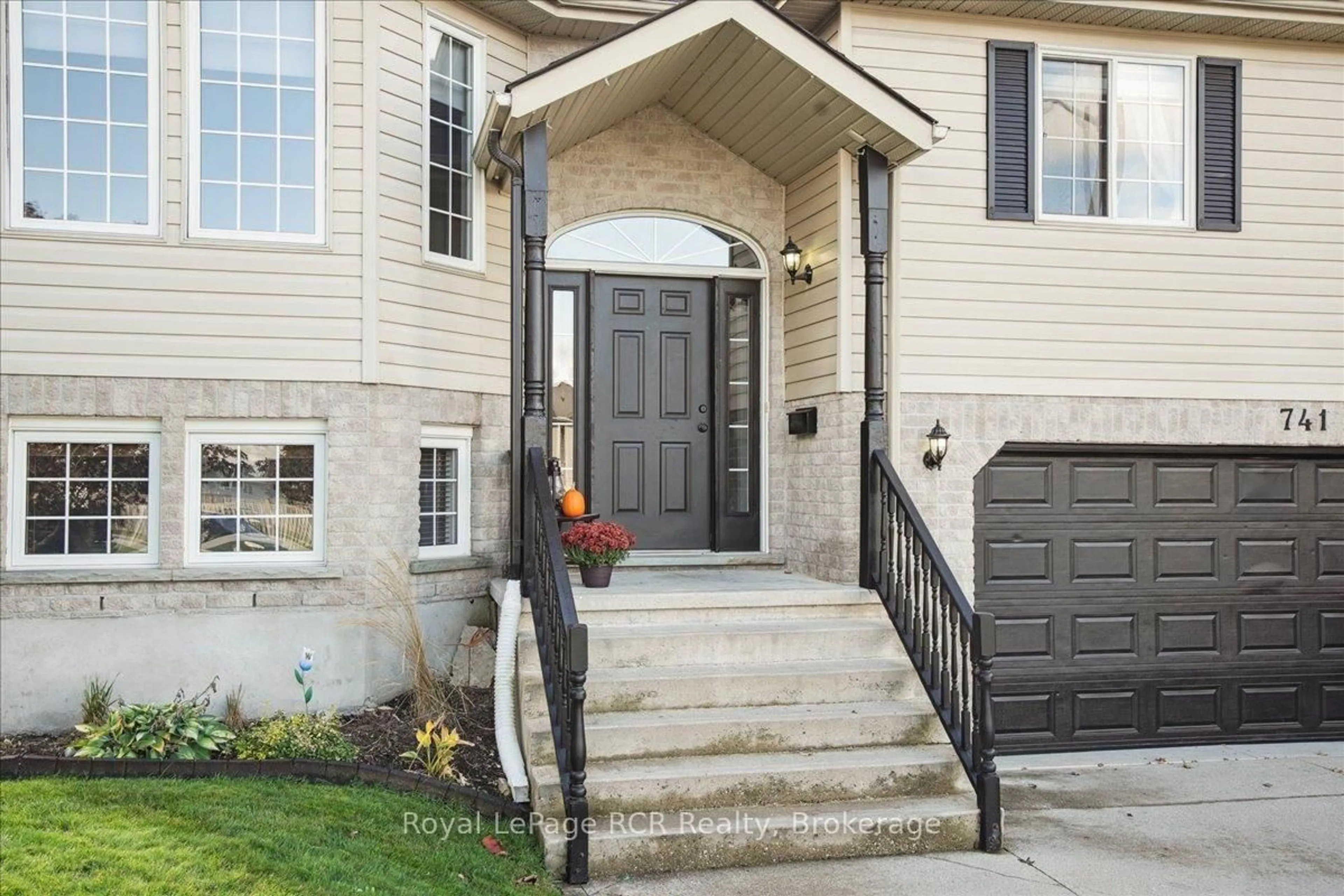 Unknown for 741 25th A St, Owen Sound Ontario N4K 6V1