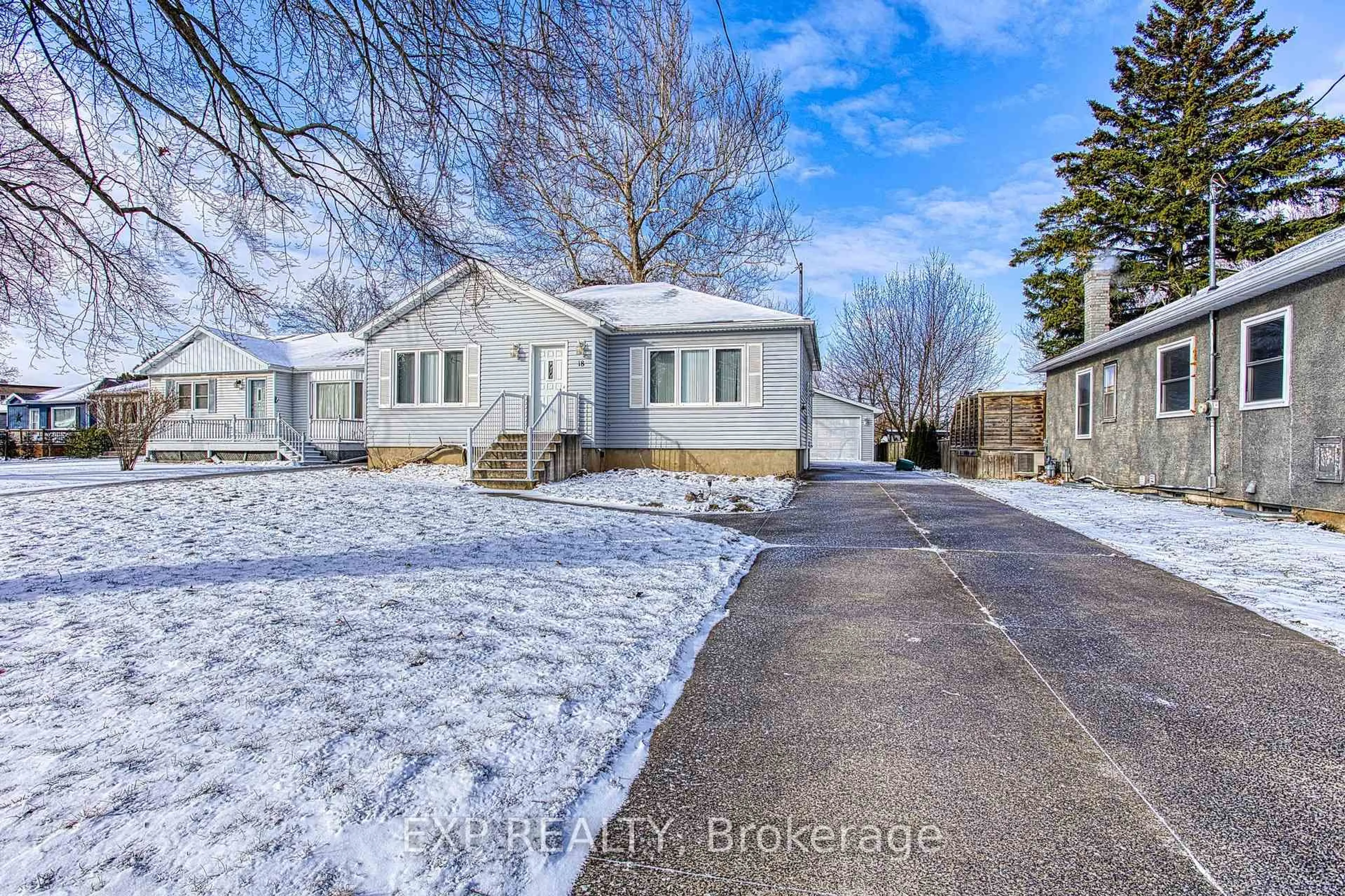 A pic from outside/outdoor area/front of a property/back of a property/a pic from drone, street for 18 Bonavem Dr, St. Catharines Ontario L2N 1X8