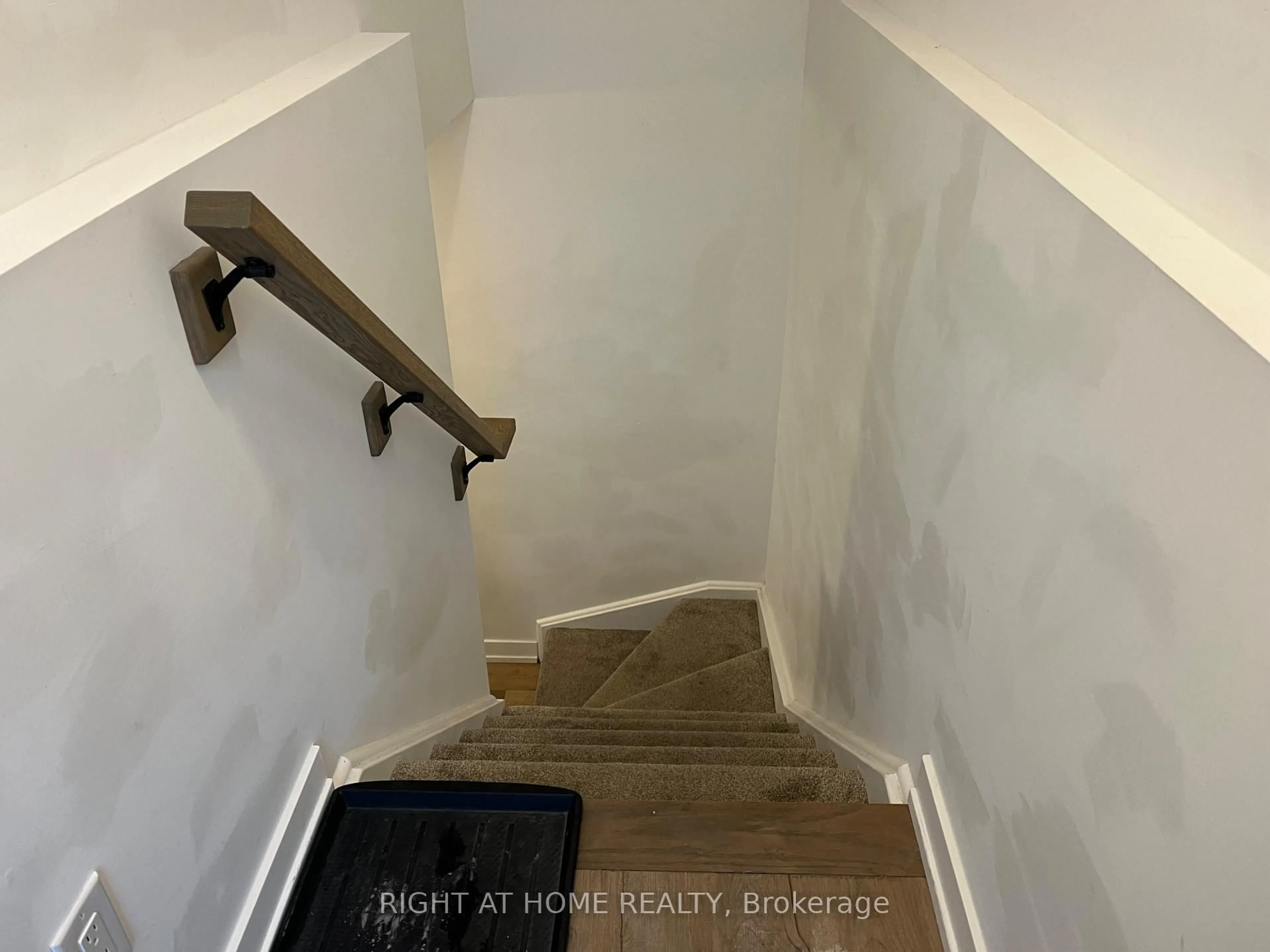 Stairs for 4263 Fourth Ave #212, Niagara Falls Ontario L2E 0C2