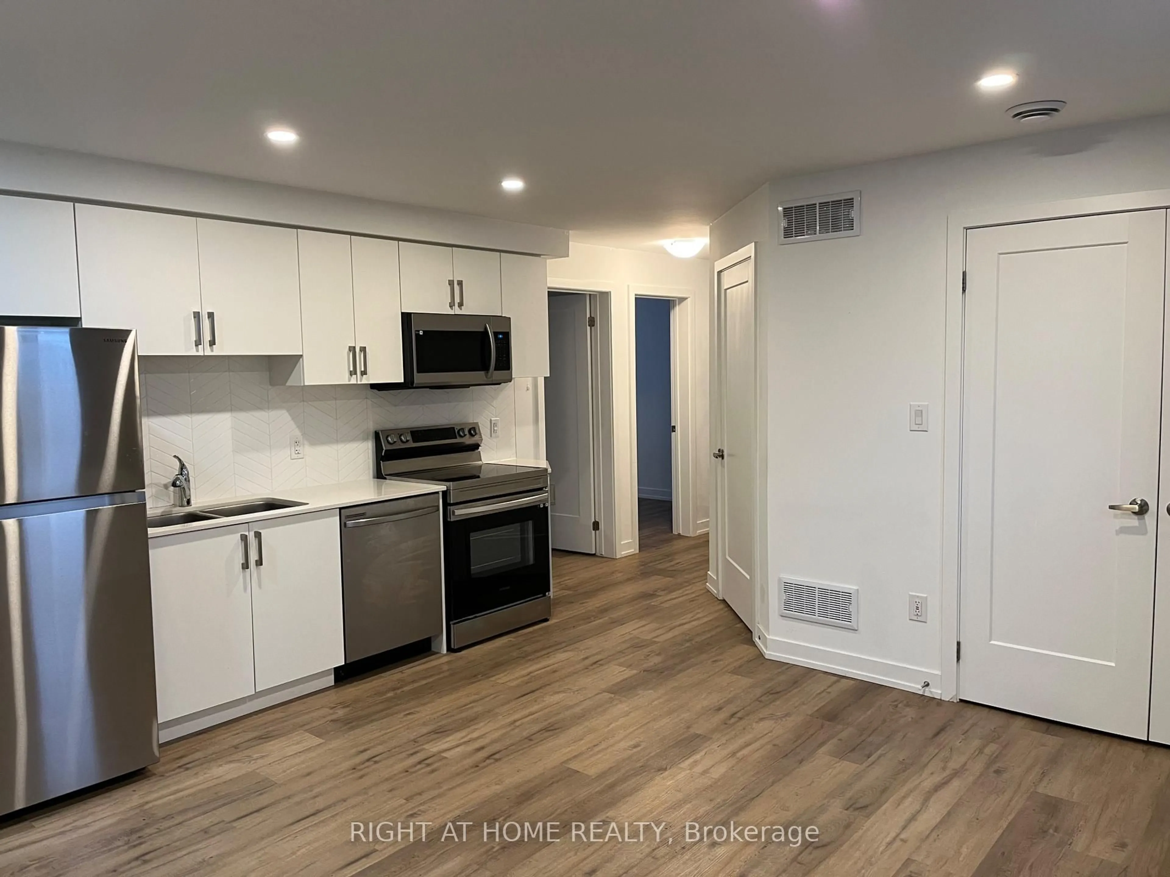 Open concept kitchen, unknown for 4263 Fourth Ave #212, Niagara Falls Ontario L2E 0C2