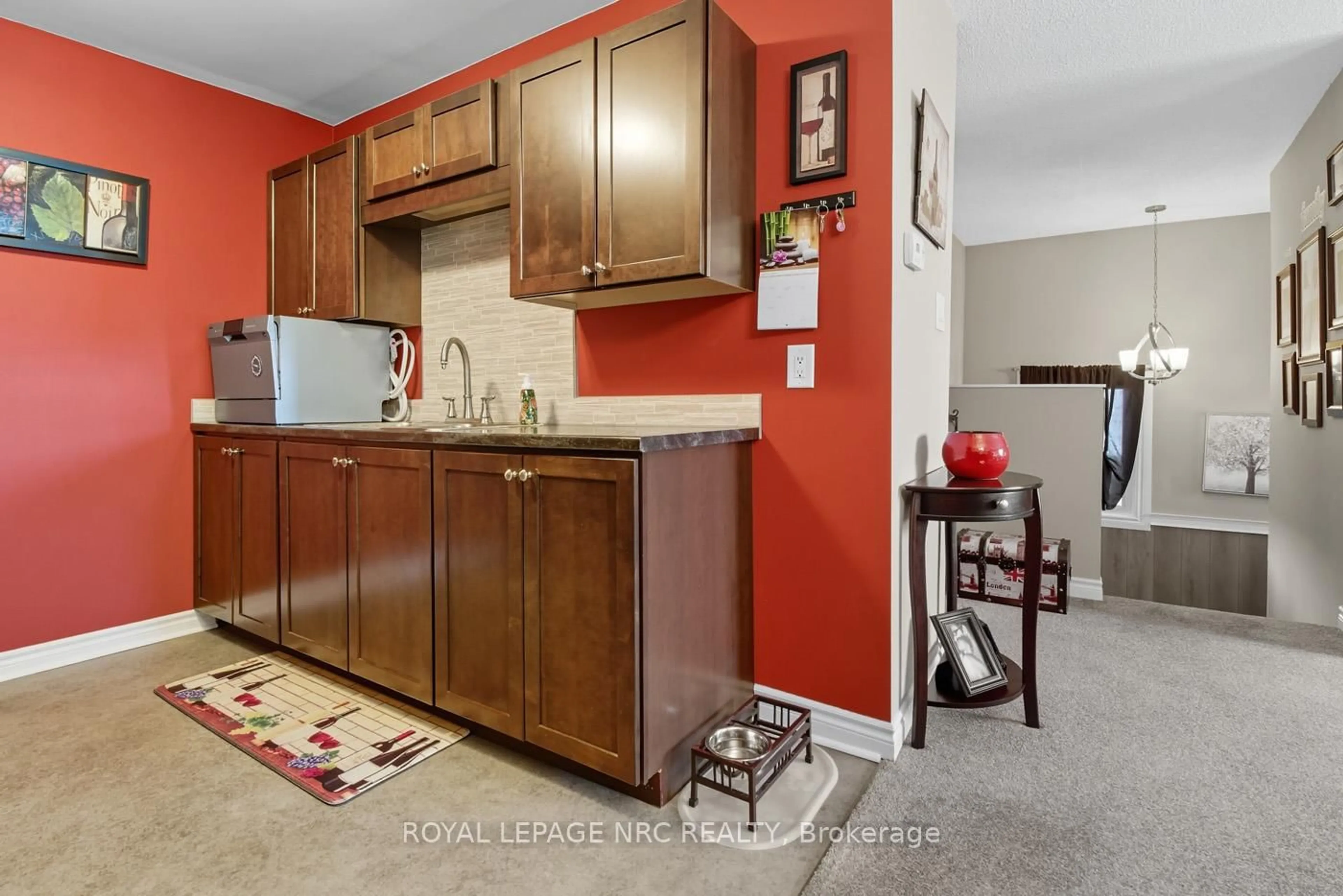 Standard kitchen, unknown for 117 BARTLETT St, Thorold Ontario L2V 4Y5