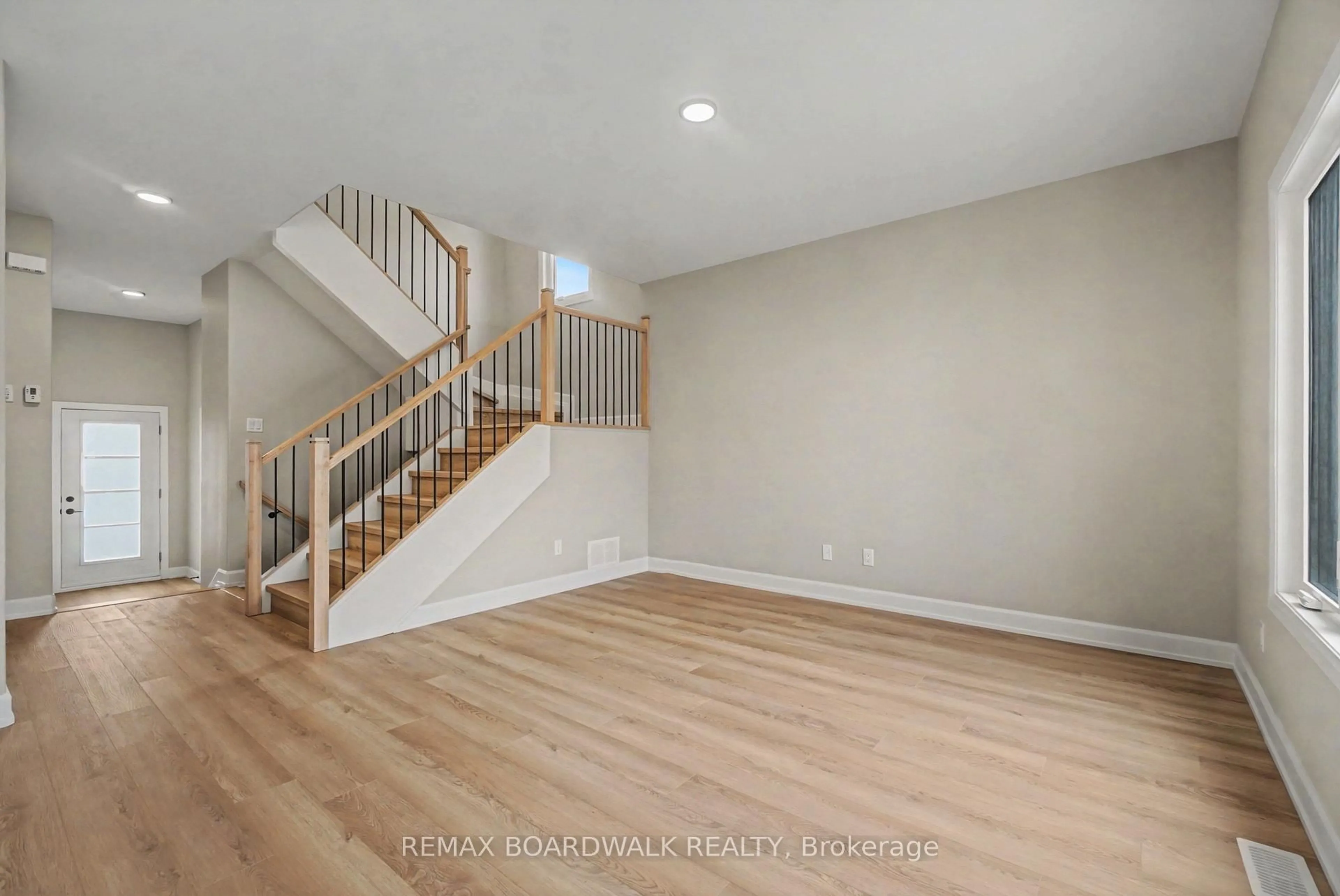 Unknown for 404 FALCON Lane, Russell Ontario K4R 1E5