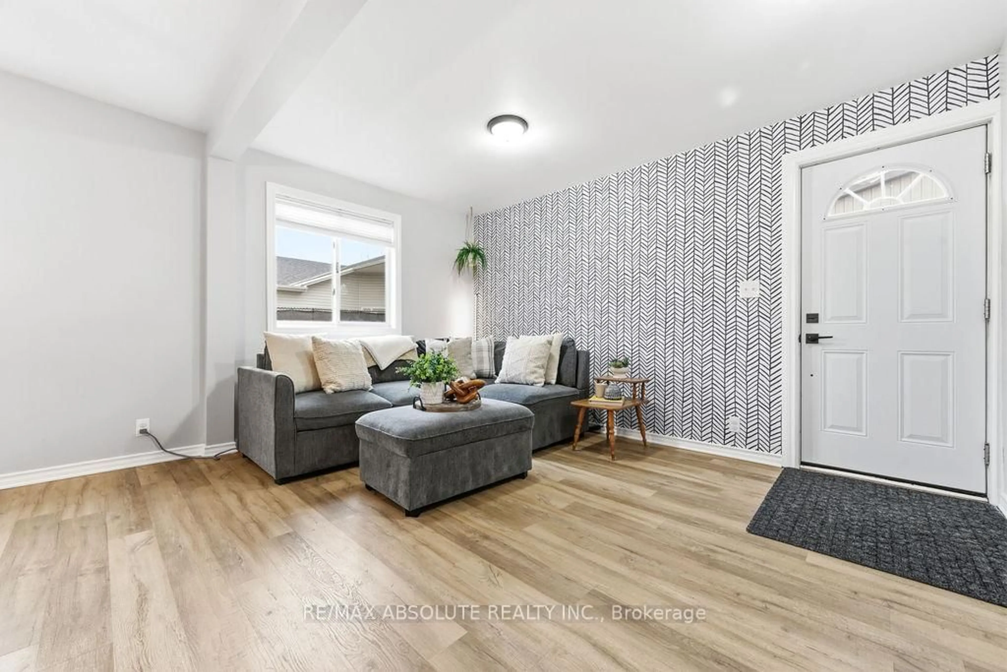 Living room with furniture, unknown for 132 Edward St, Arnprior Ontario K7S 2X4