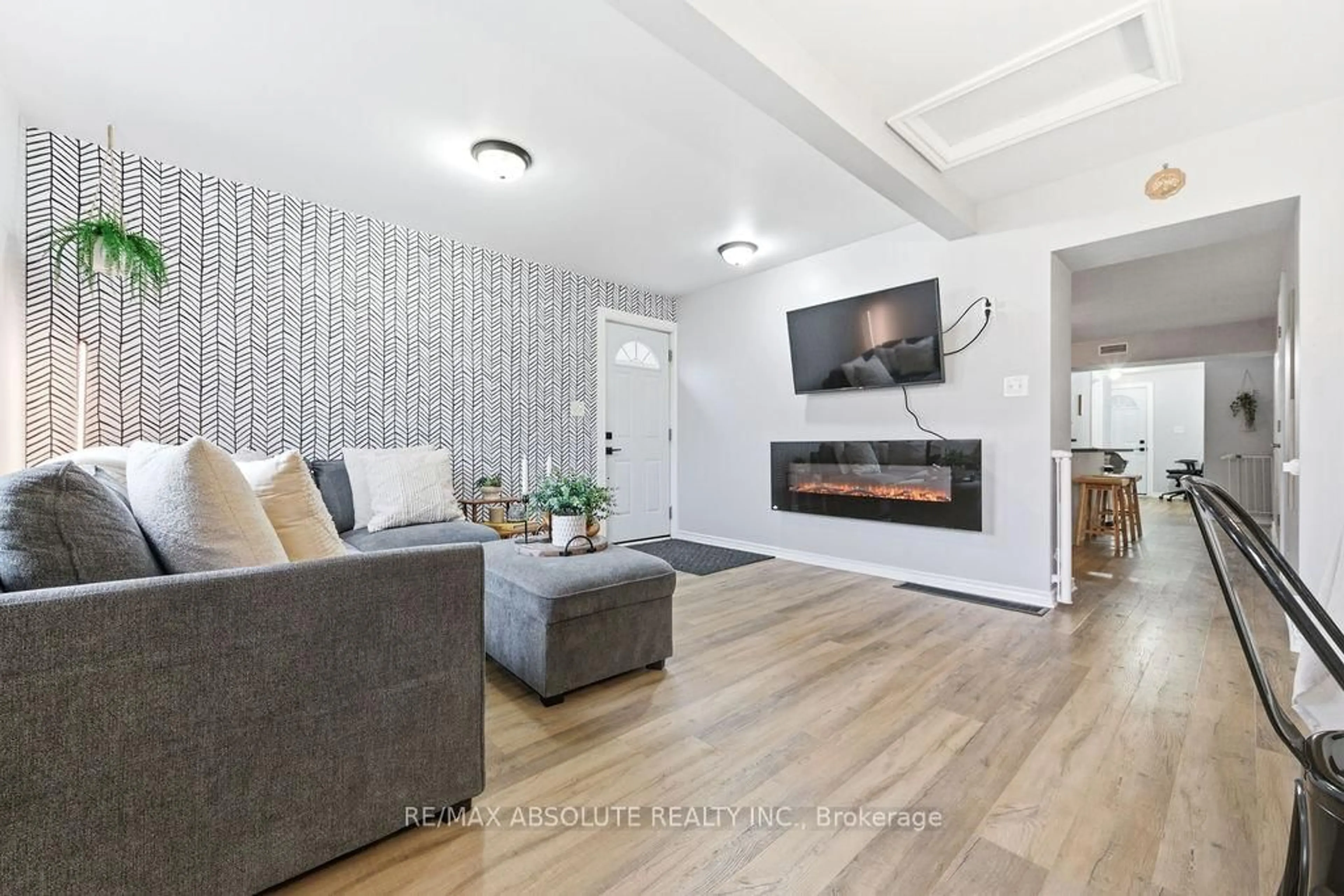 Living room with furniture, unknown for 132 Edward St, Arnprior Ontario K7S 2X4