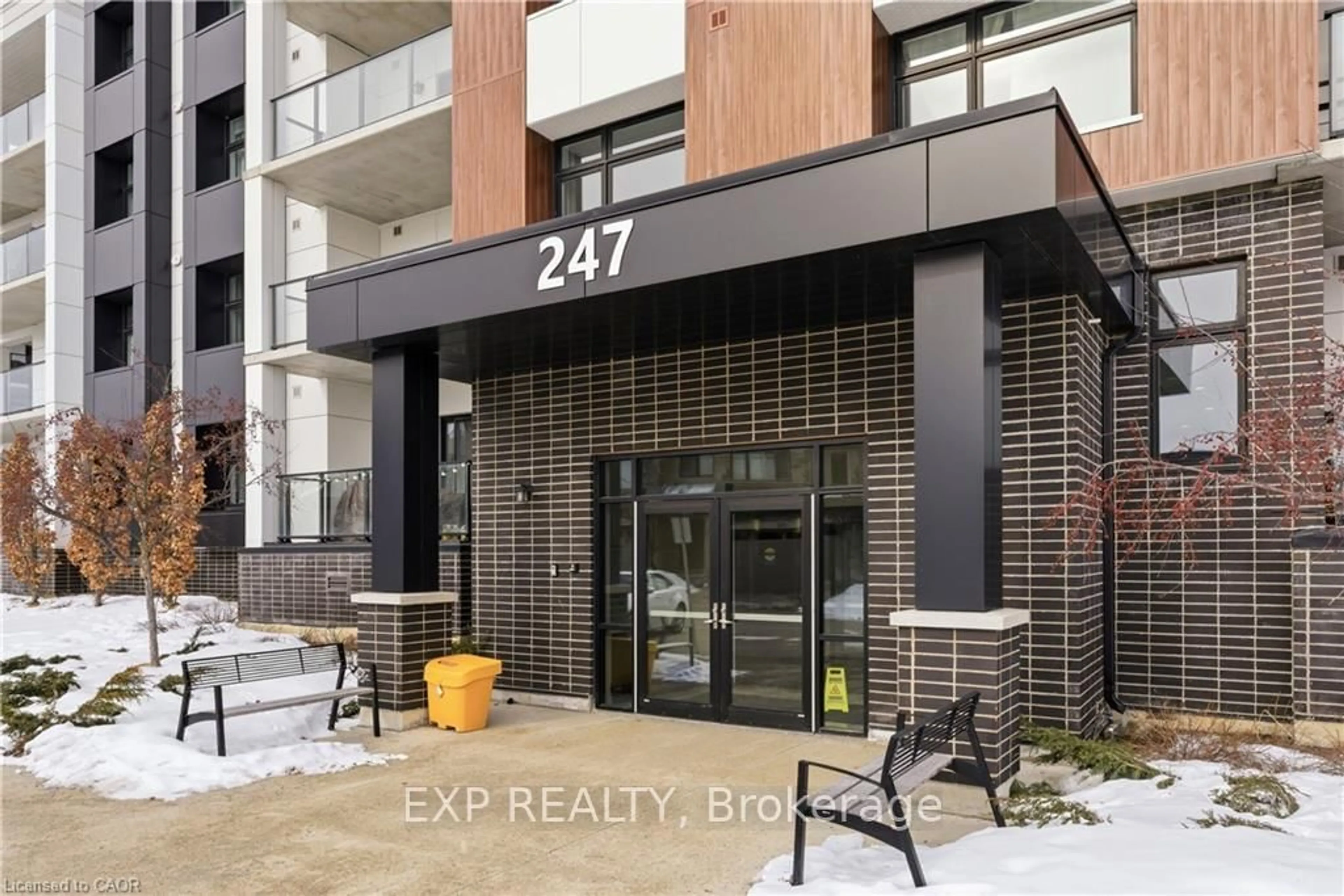 Indoor entryway for 247 Grey Silo Rd #306, Waterloo Ontario N2K 0G7