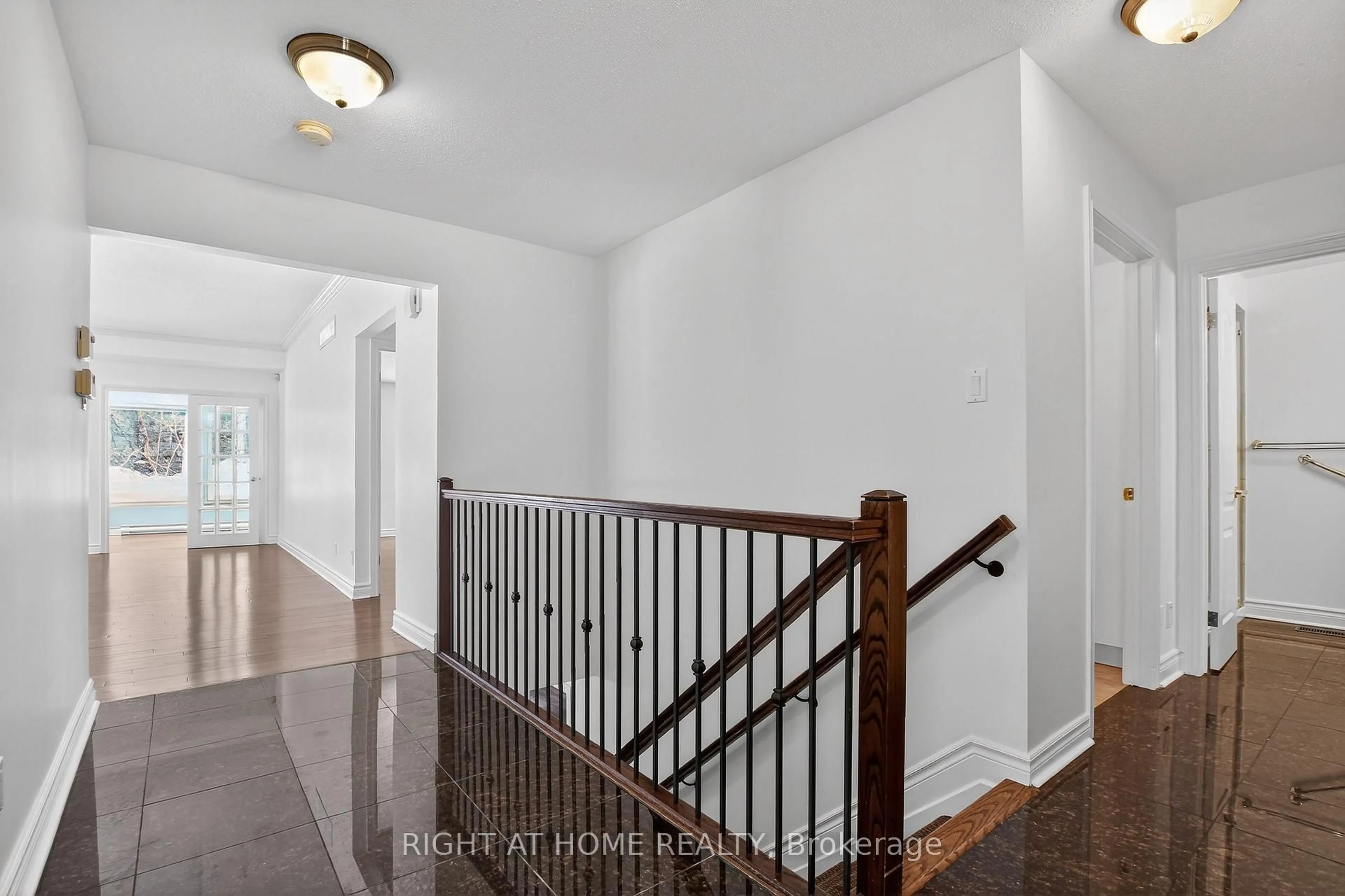 Unknown for 100 Darlington Private, Ottawa Ontario K1V 0X8