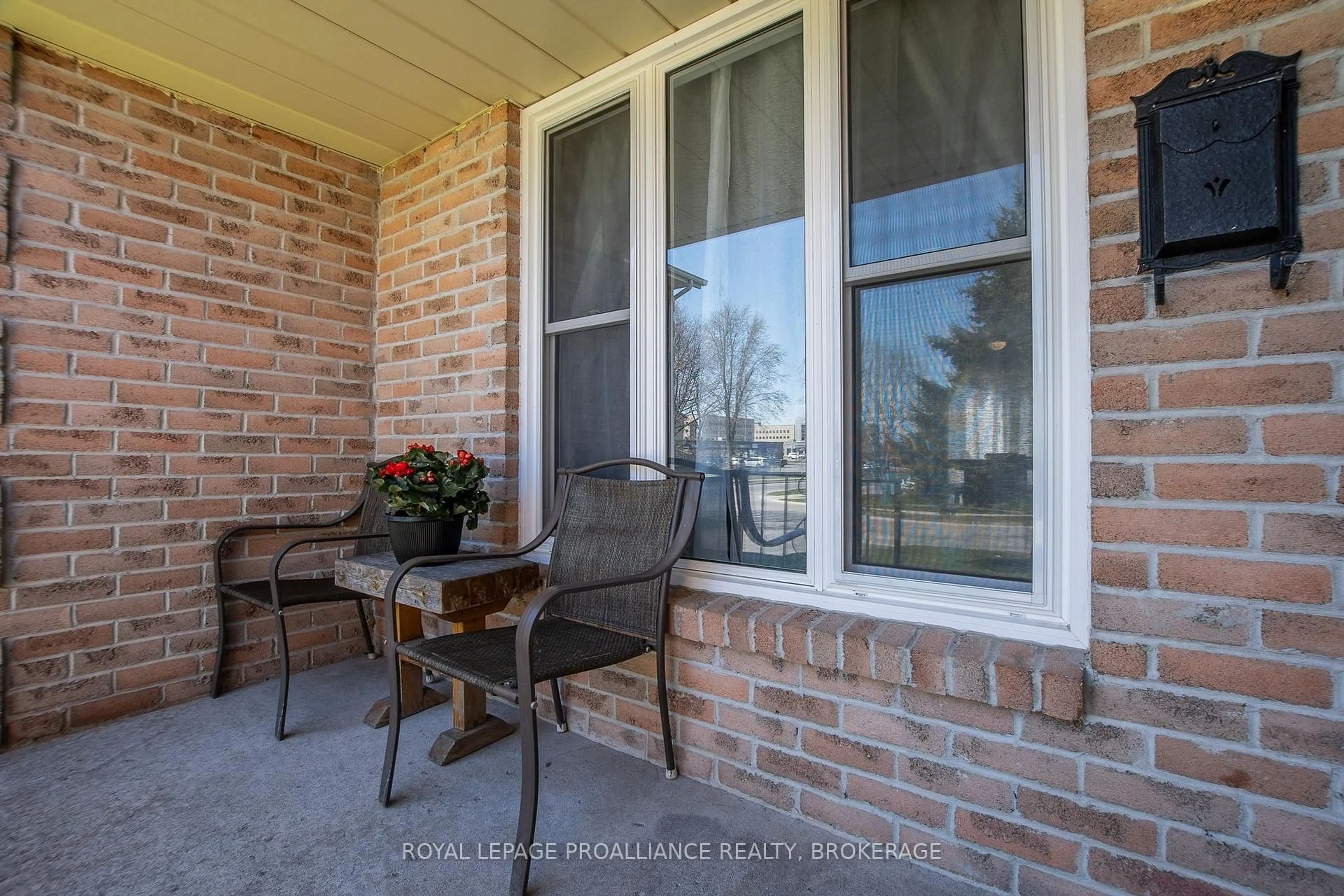 Patio, street for 4 Balmoral Crt, Kingston Ontario K7M 7S9