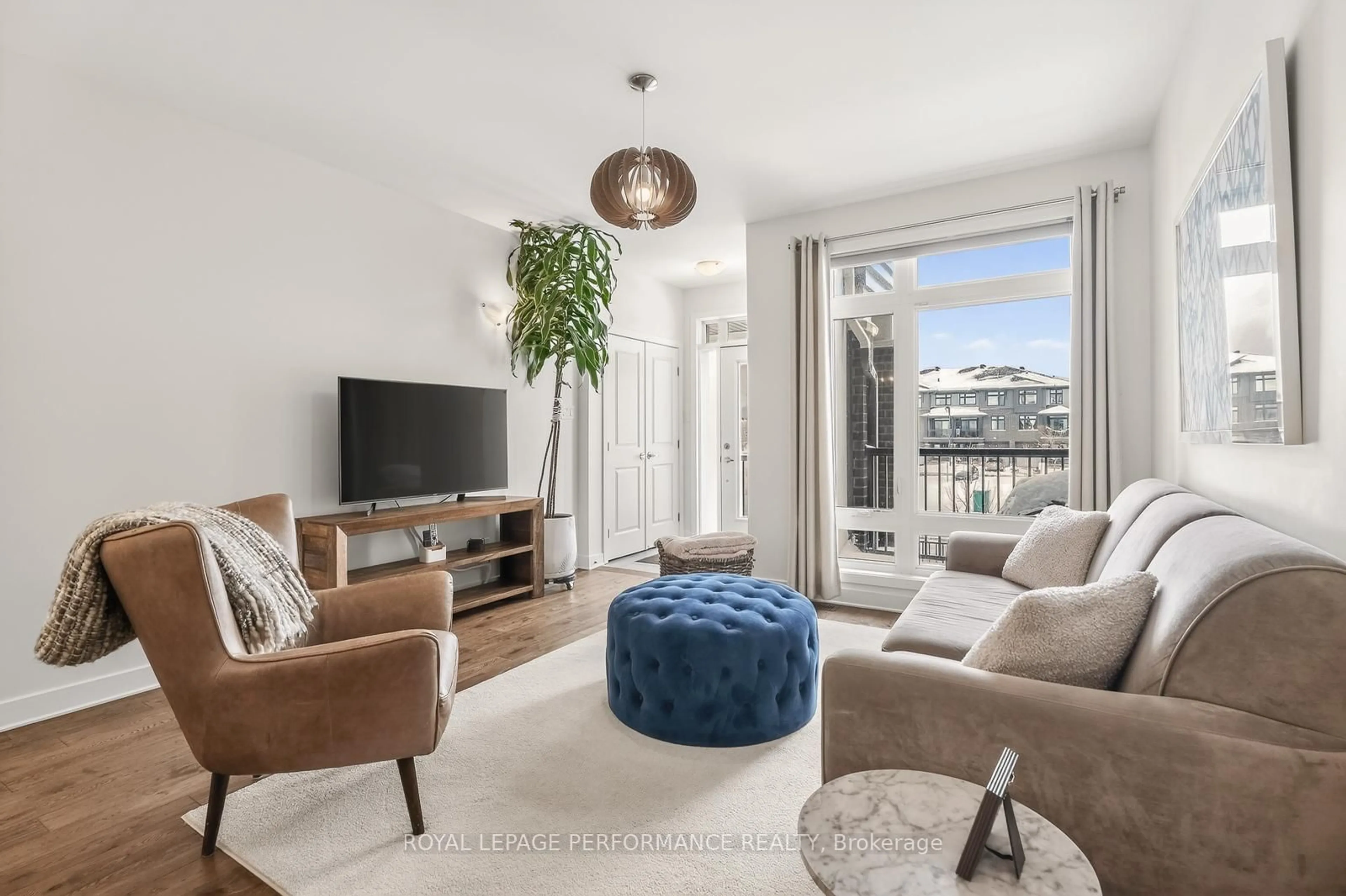 Living room with furniture, unknown for 820 Ralph Hennessy Ave Ave, Ottawa Ontario K1X 0E4