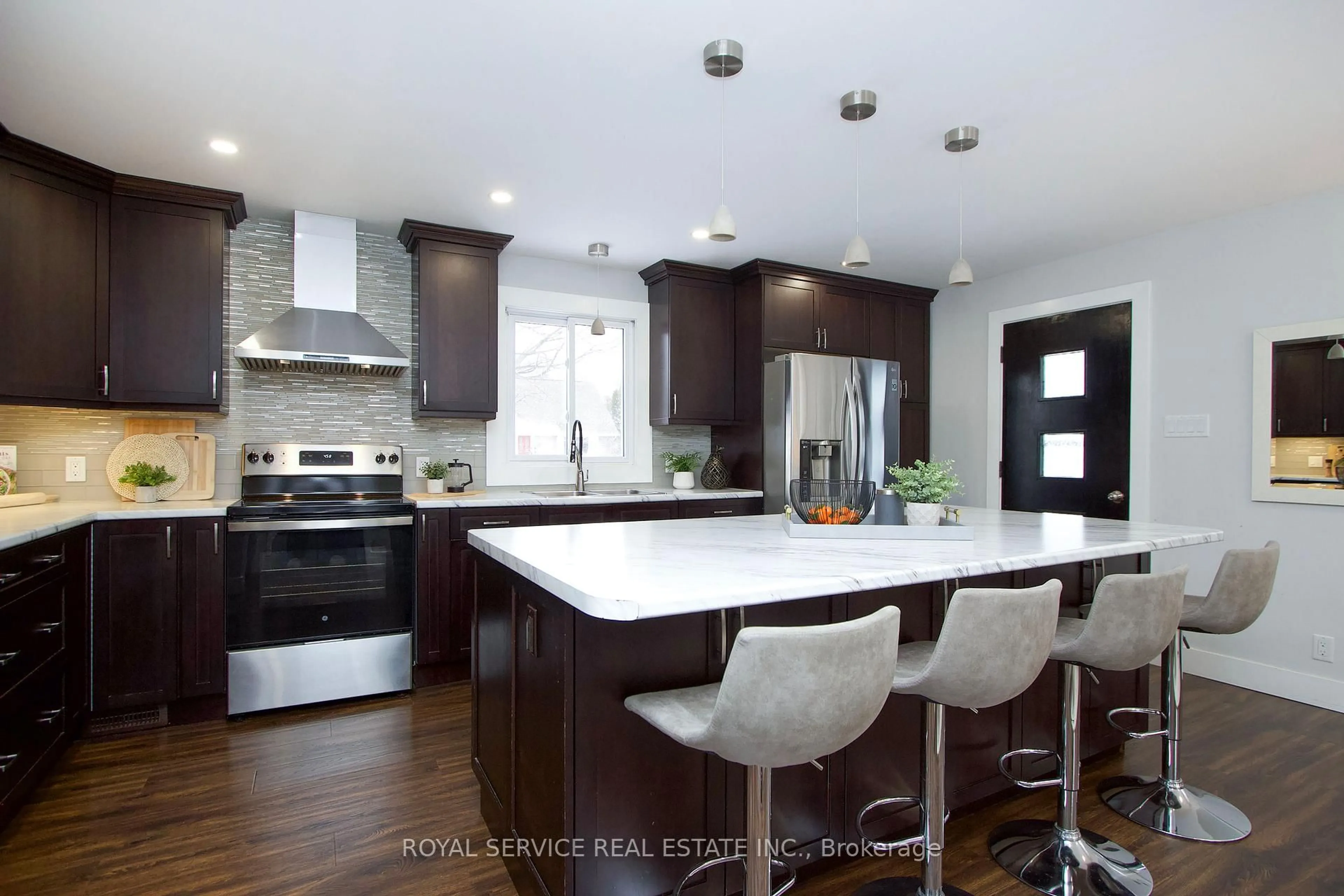Contemporary kitchen, unknown for 383 Campbell St, Cobourg Ontario K9A 4C1
