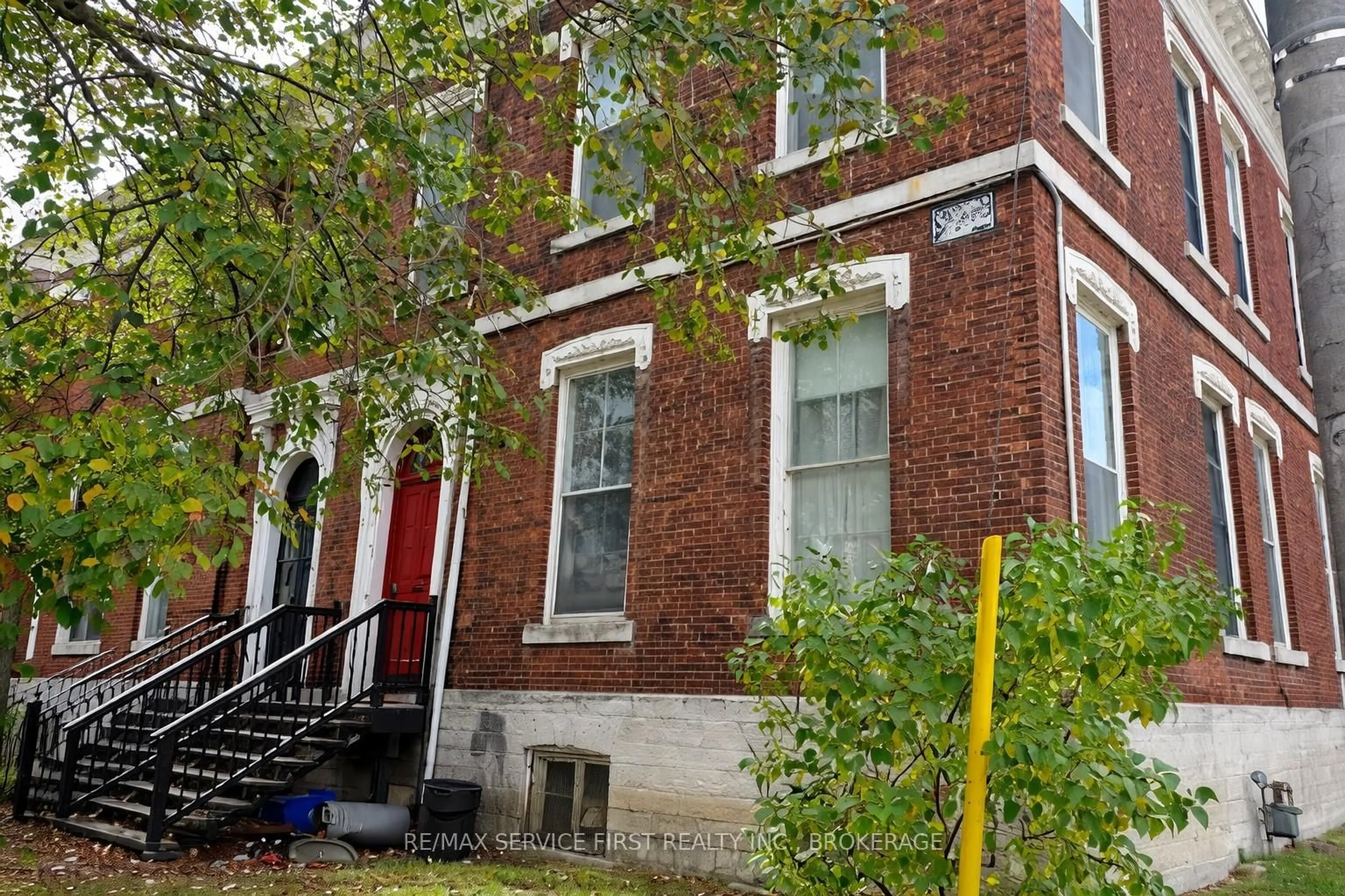 Home with brick exterior material, building for 94 Sydenham St, Kingston Ontario K7L 3H4