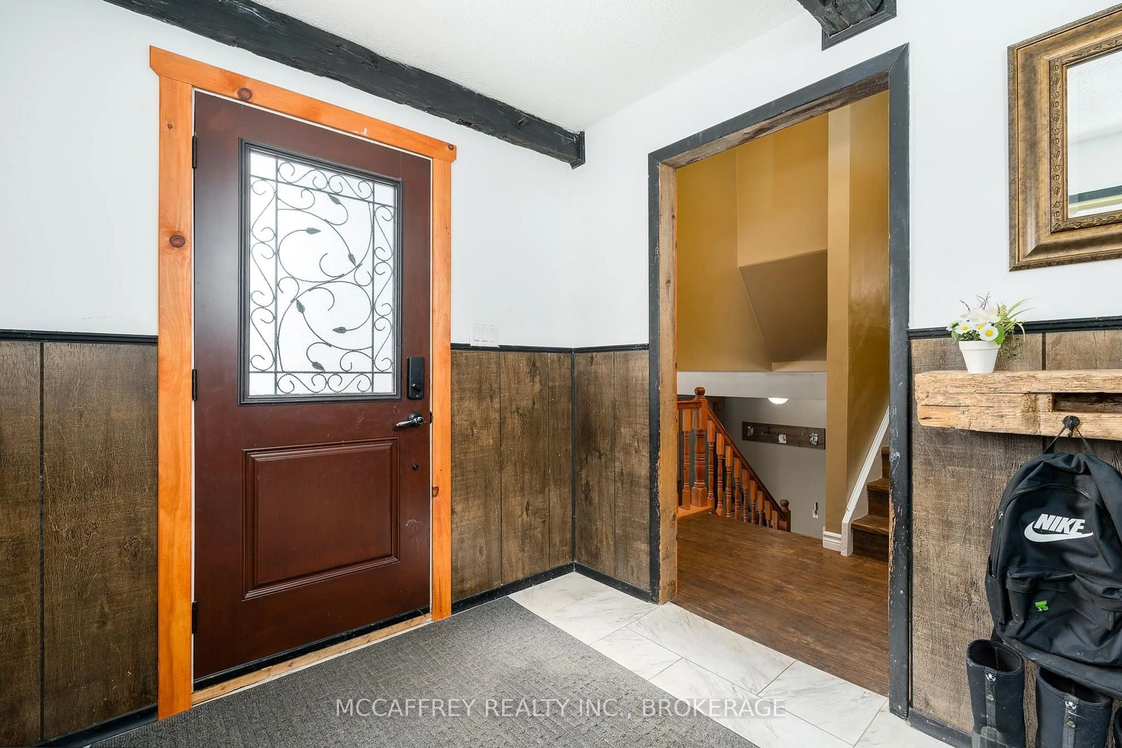 Indoor foyer for 754 Church Rd, Kaladar Ontario K0K 1Z0